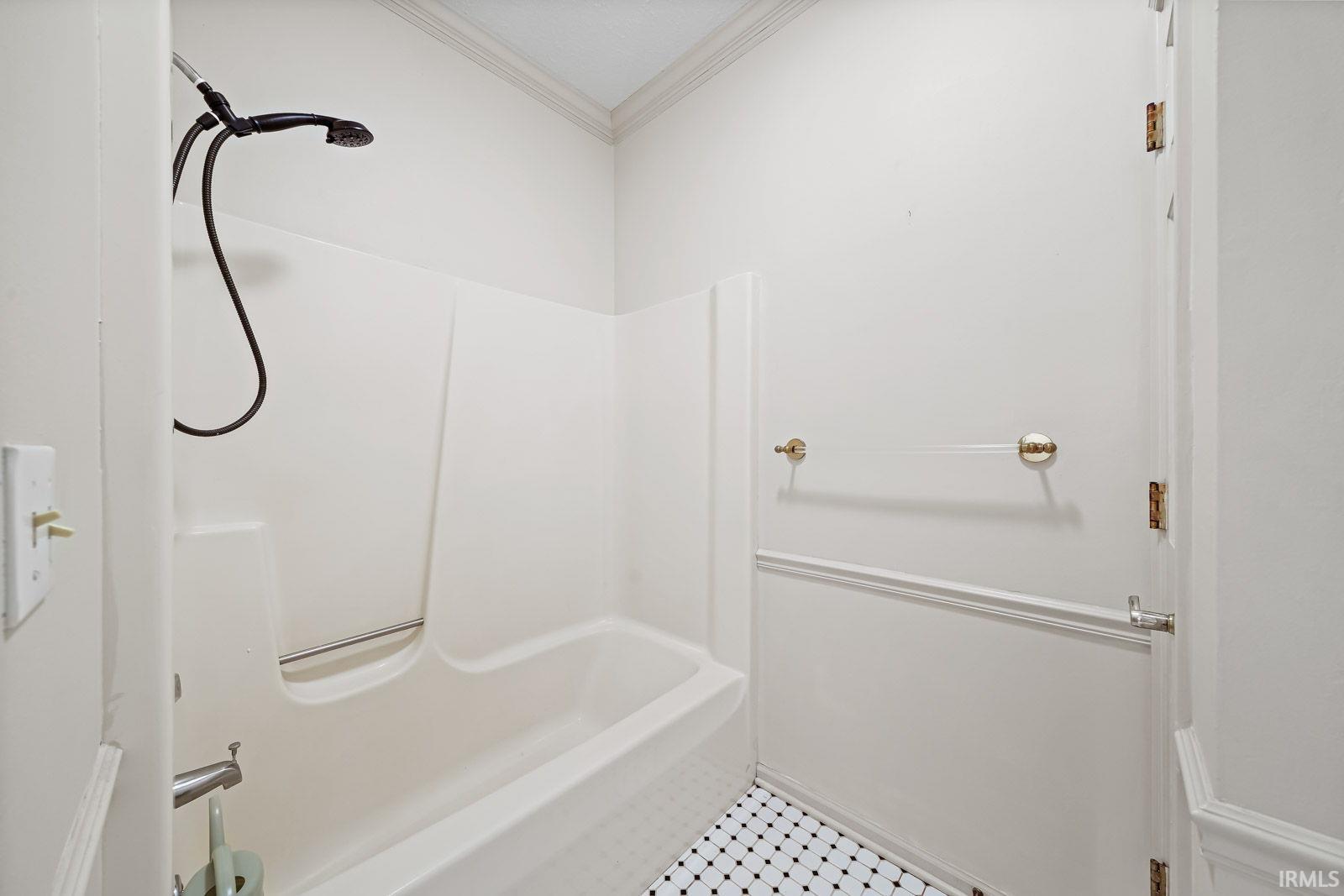 51340 Lake Pointe