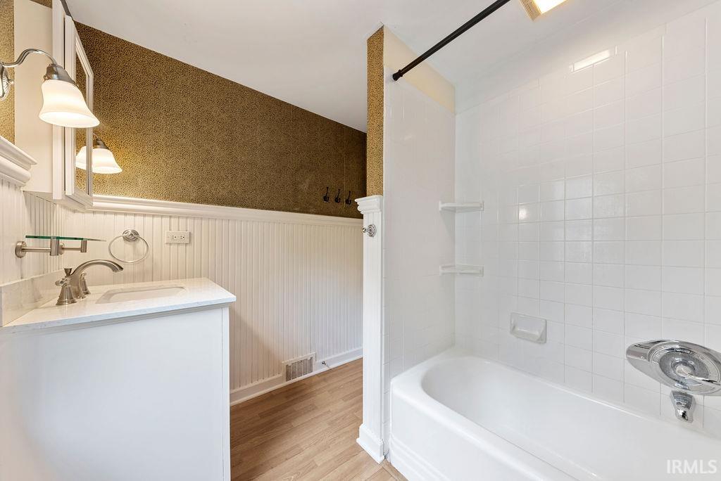1344 Sunnymede