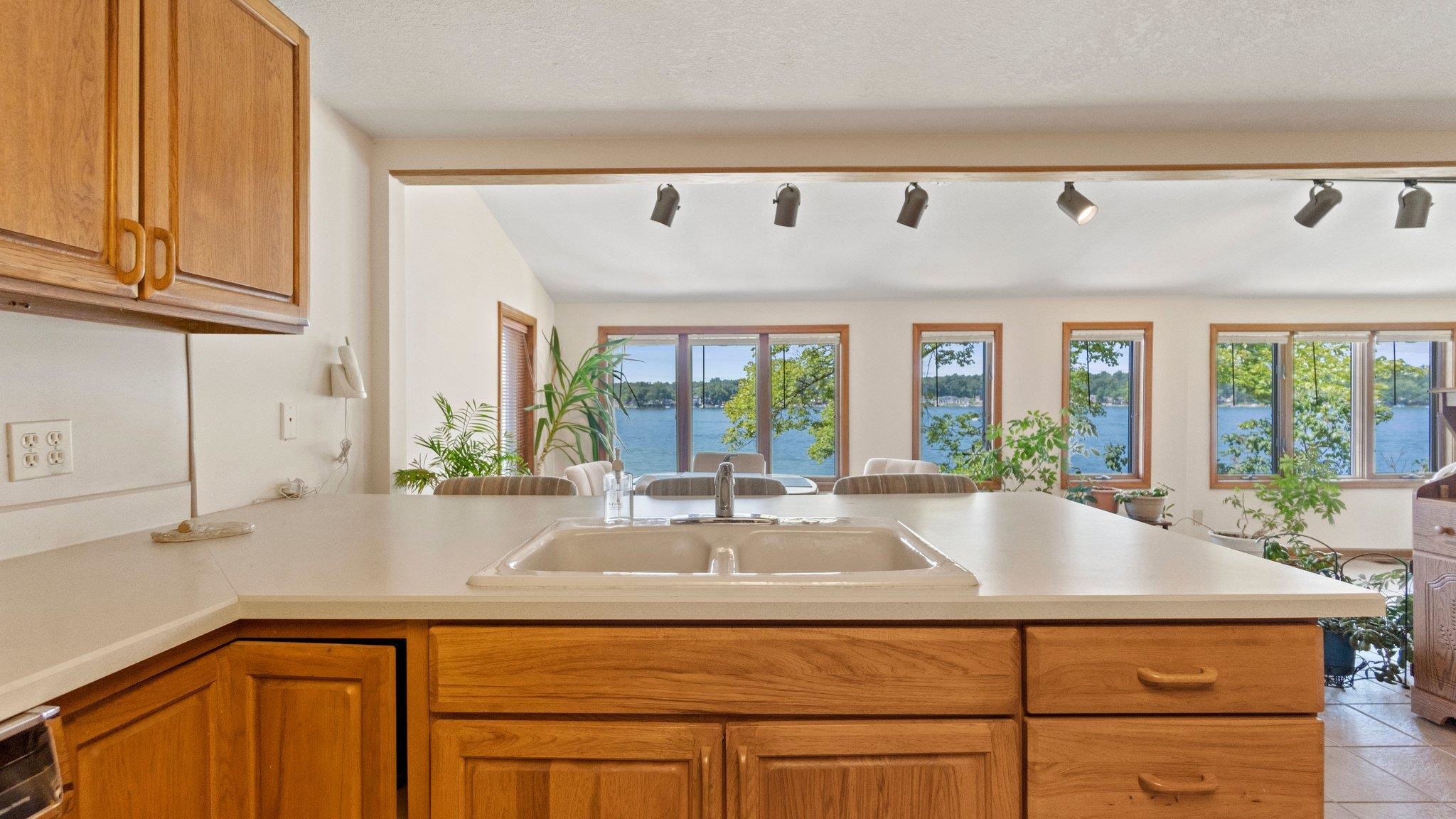 3620 Shady Side