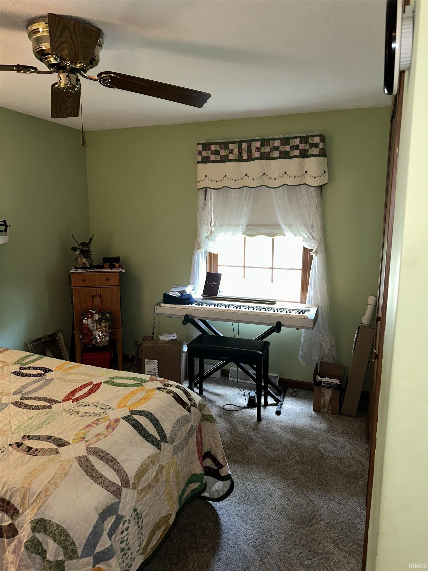 1770 485 East