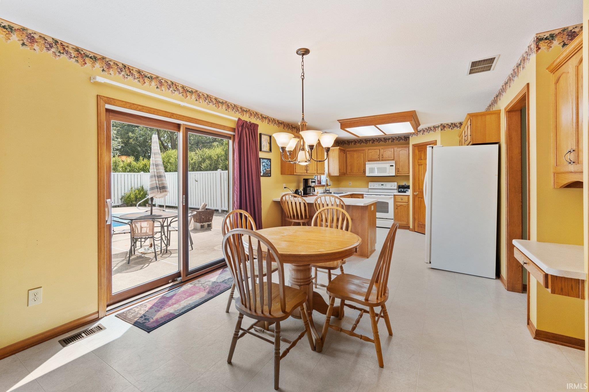 17313 Juniper