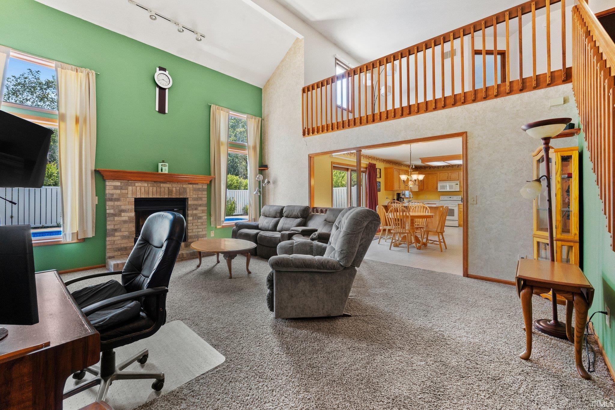 17313 Juniper