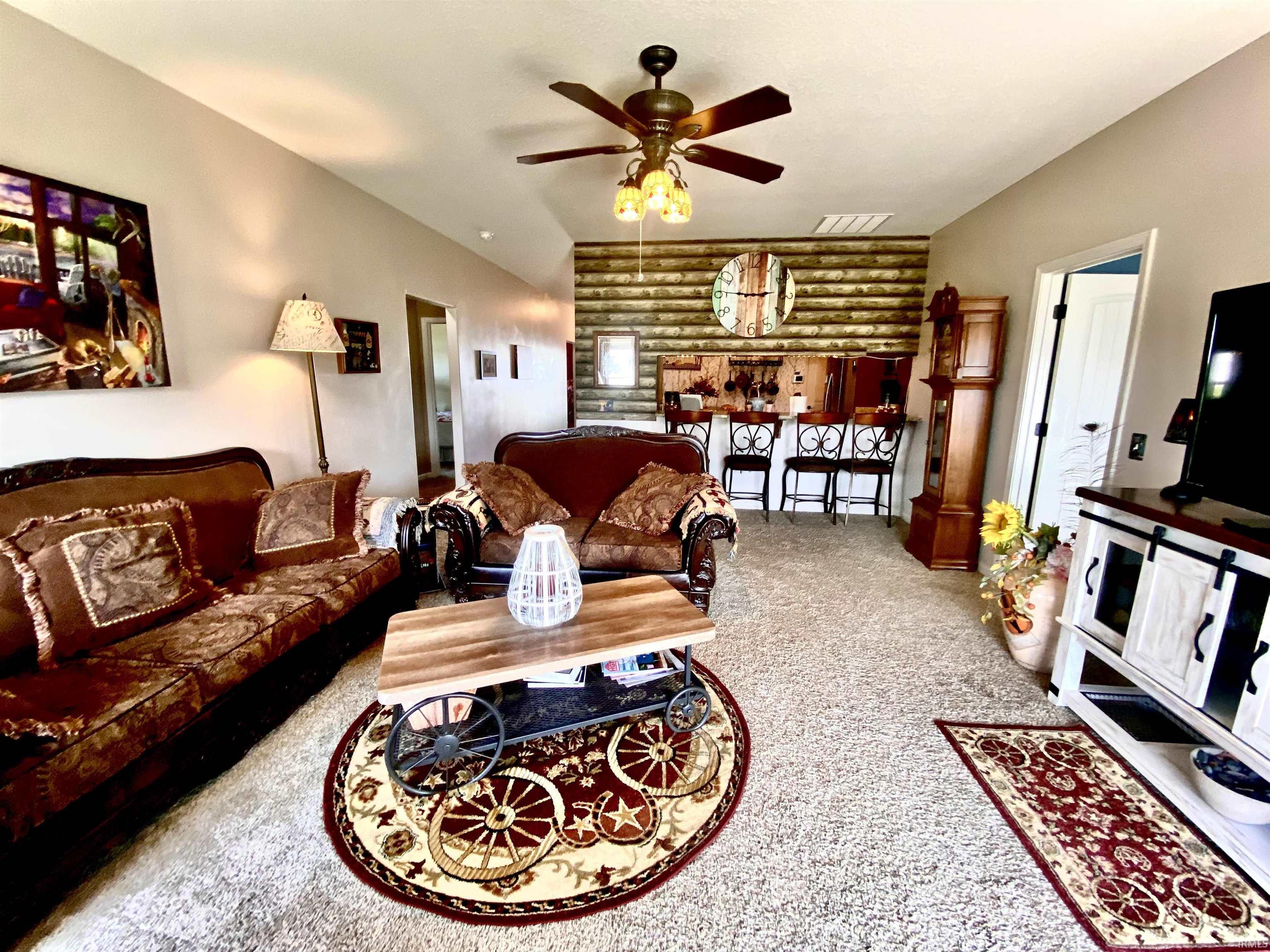 1546 Glen Hollow