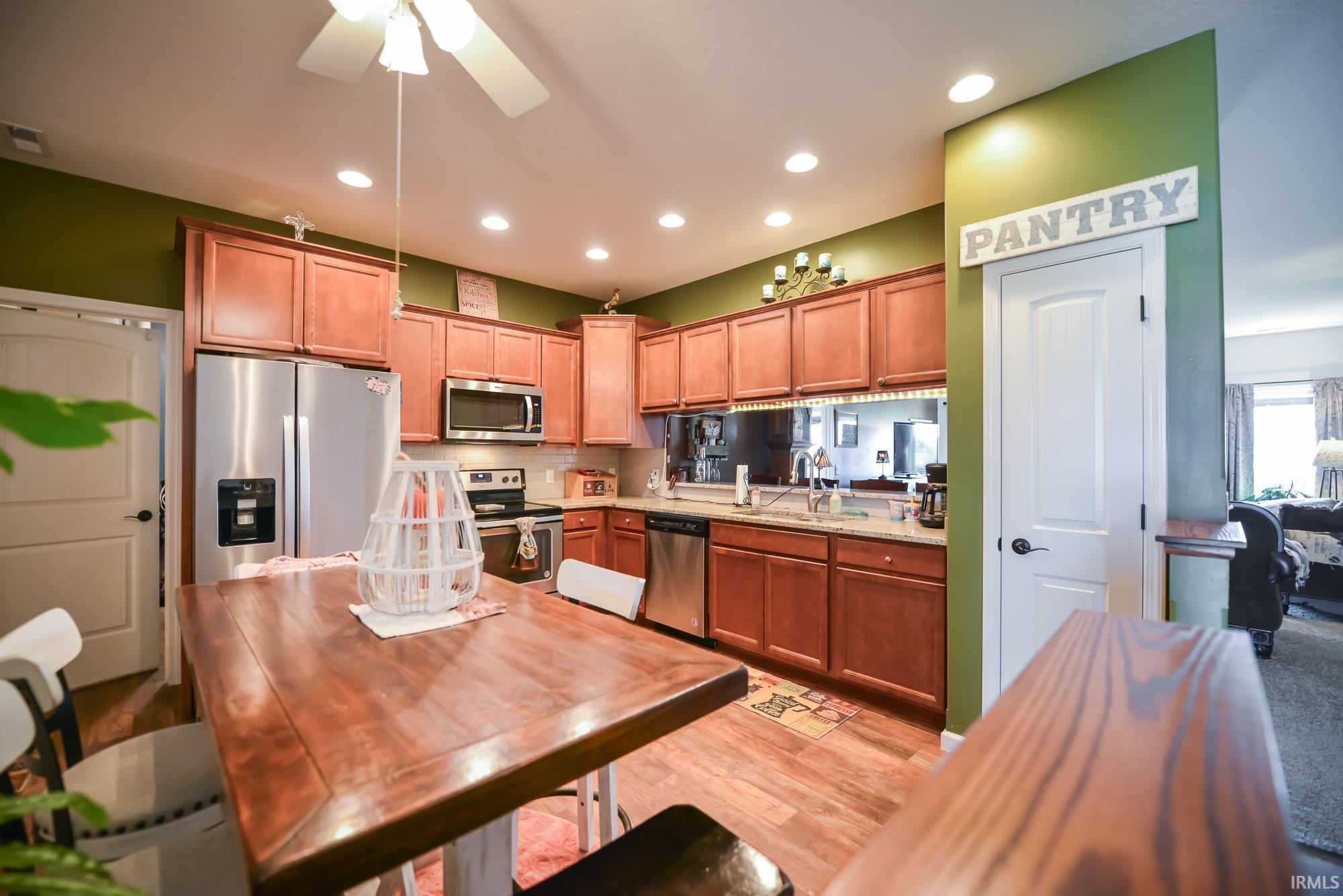 1546 Glen Hollow