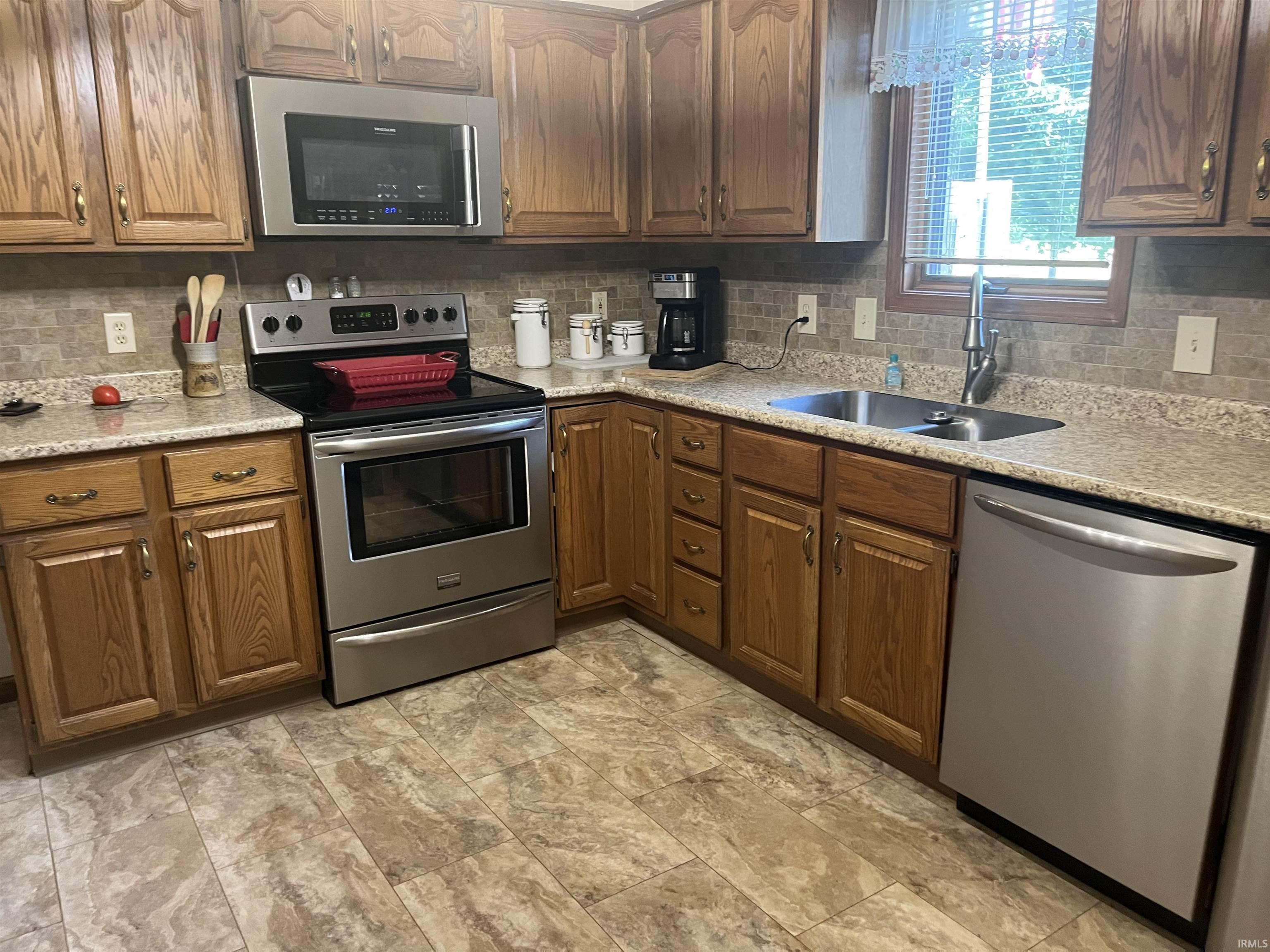 7933 Harrisburg