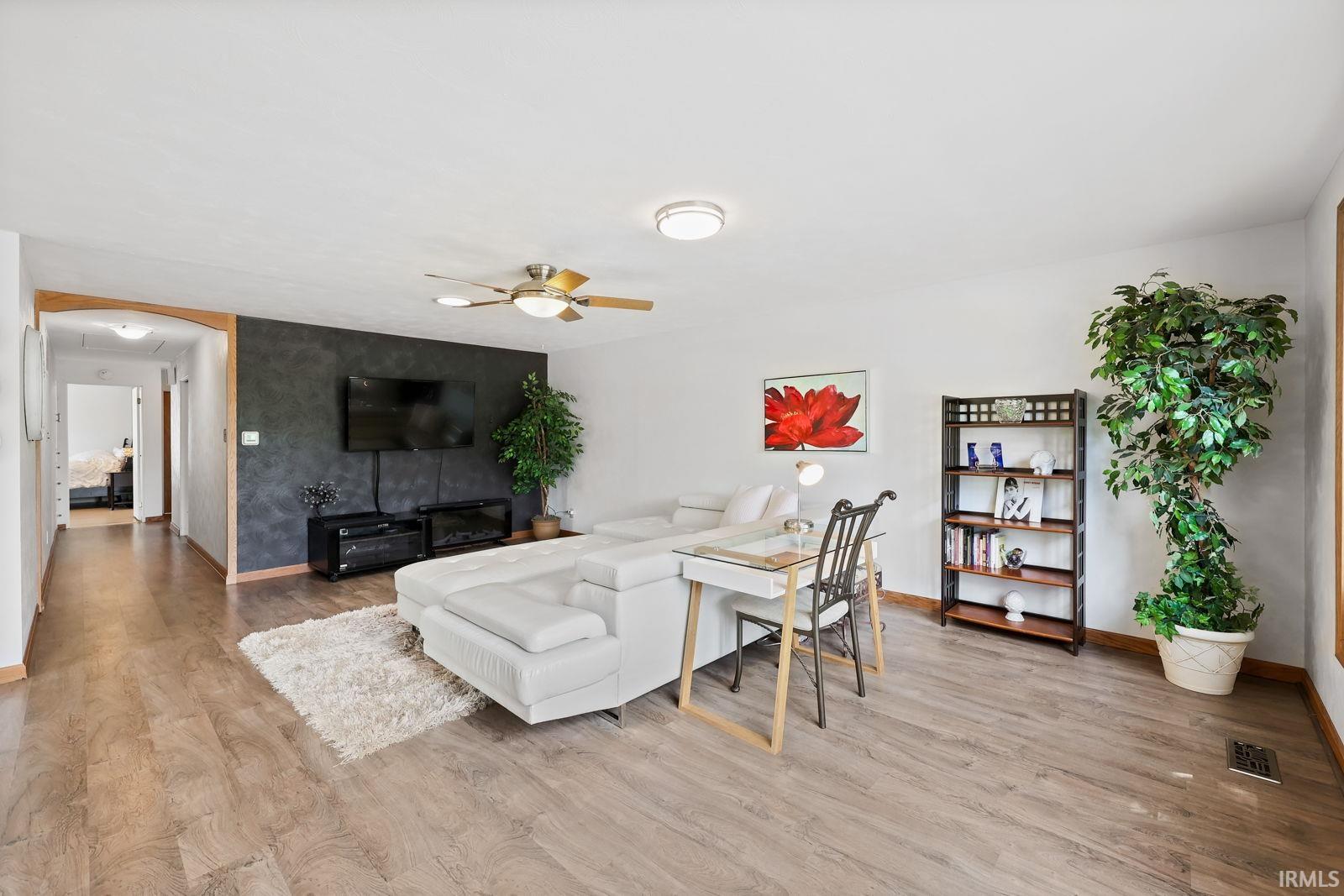 1332 Mishawaka