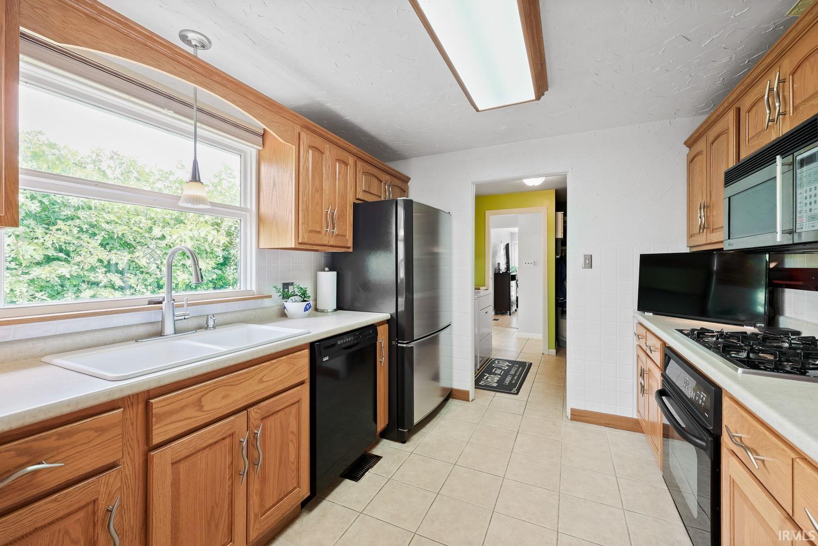 1332 Mishawaka