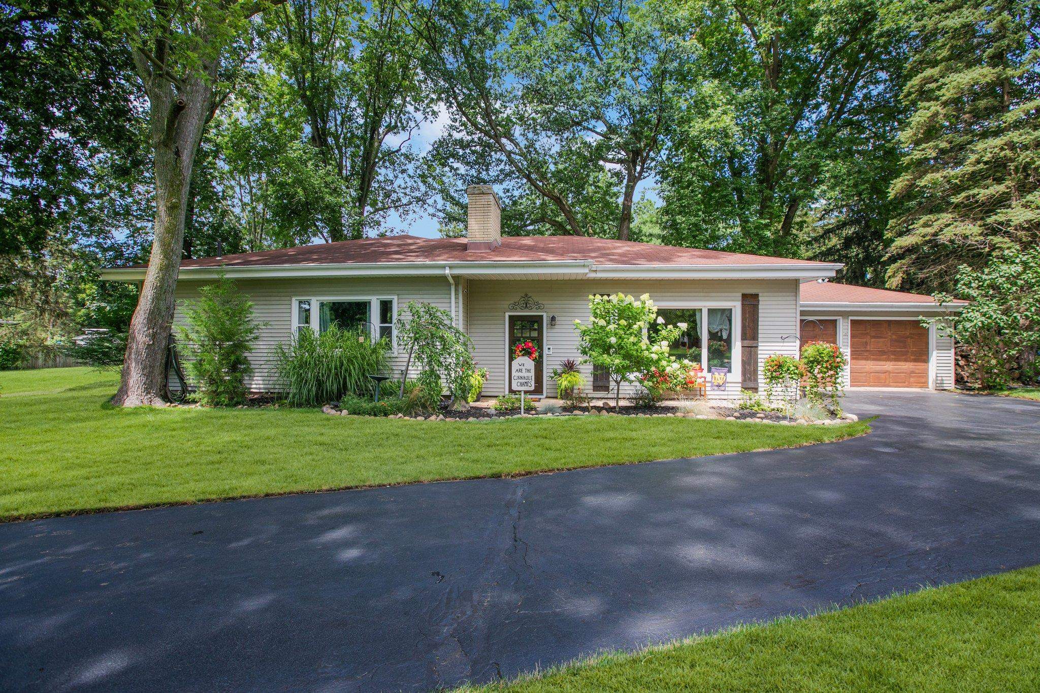 23255 Greenleaf