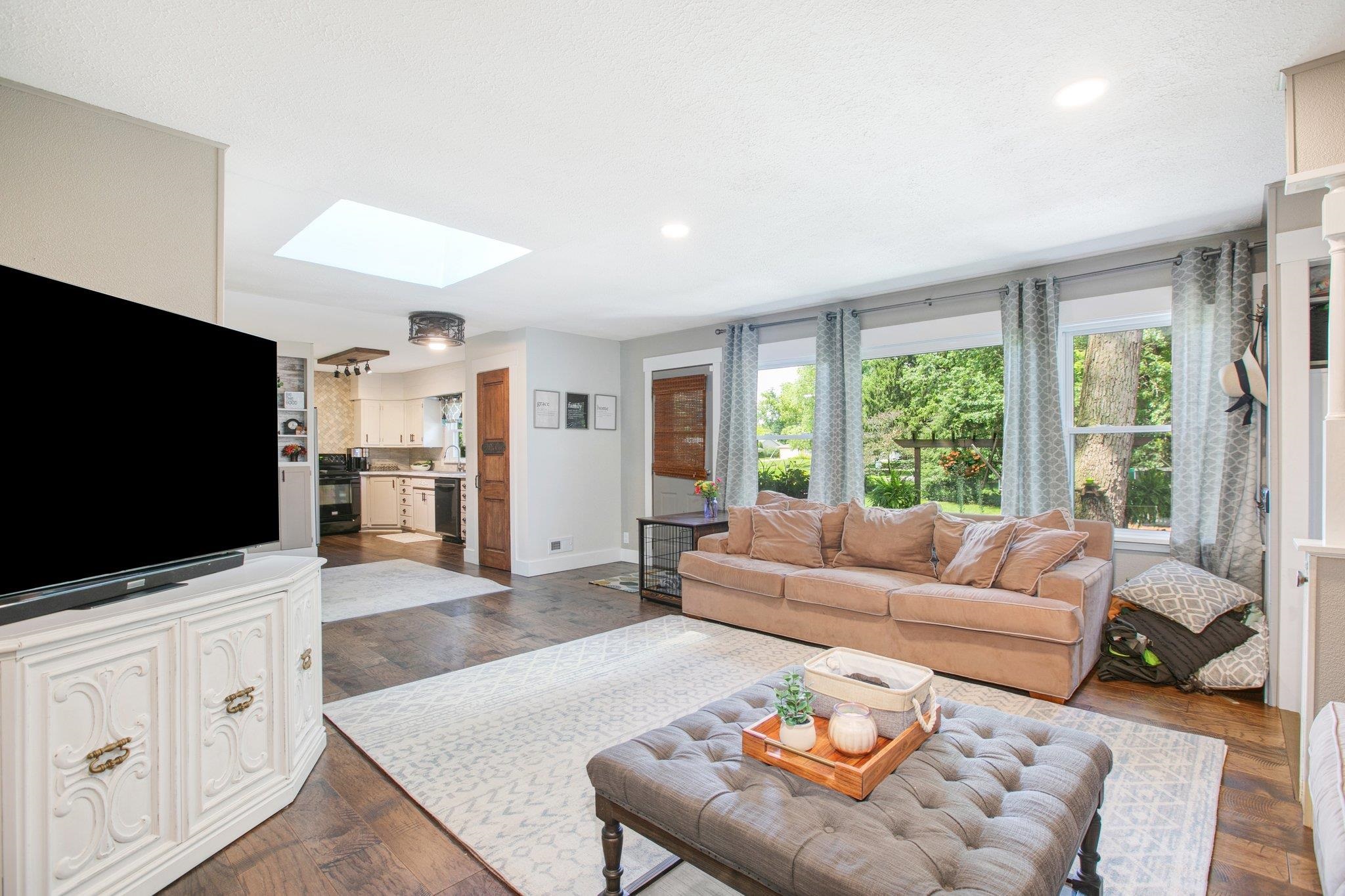 23255 Greenleaf