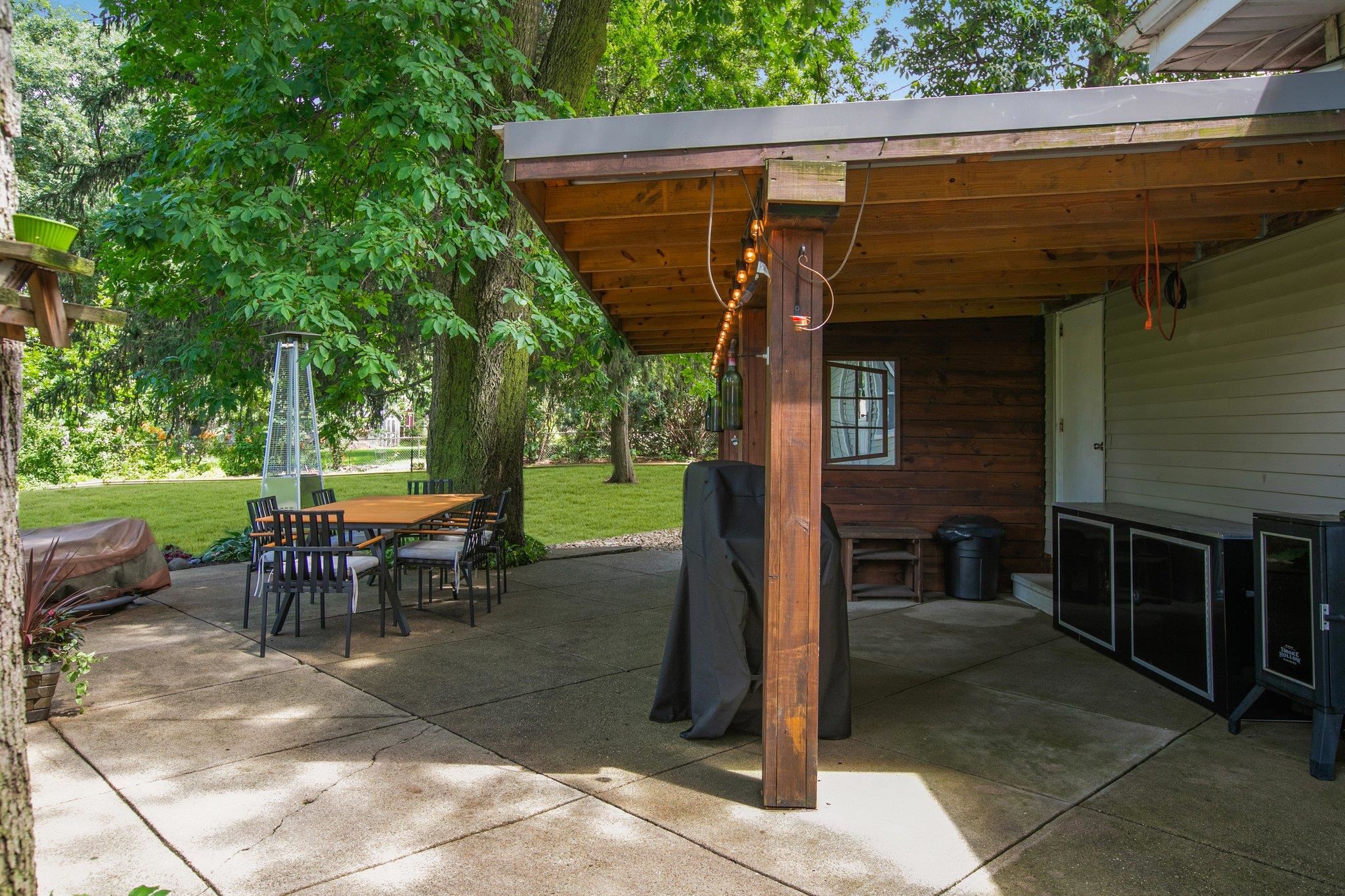 23255 Greenleaf