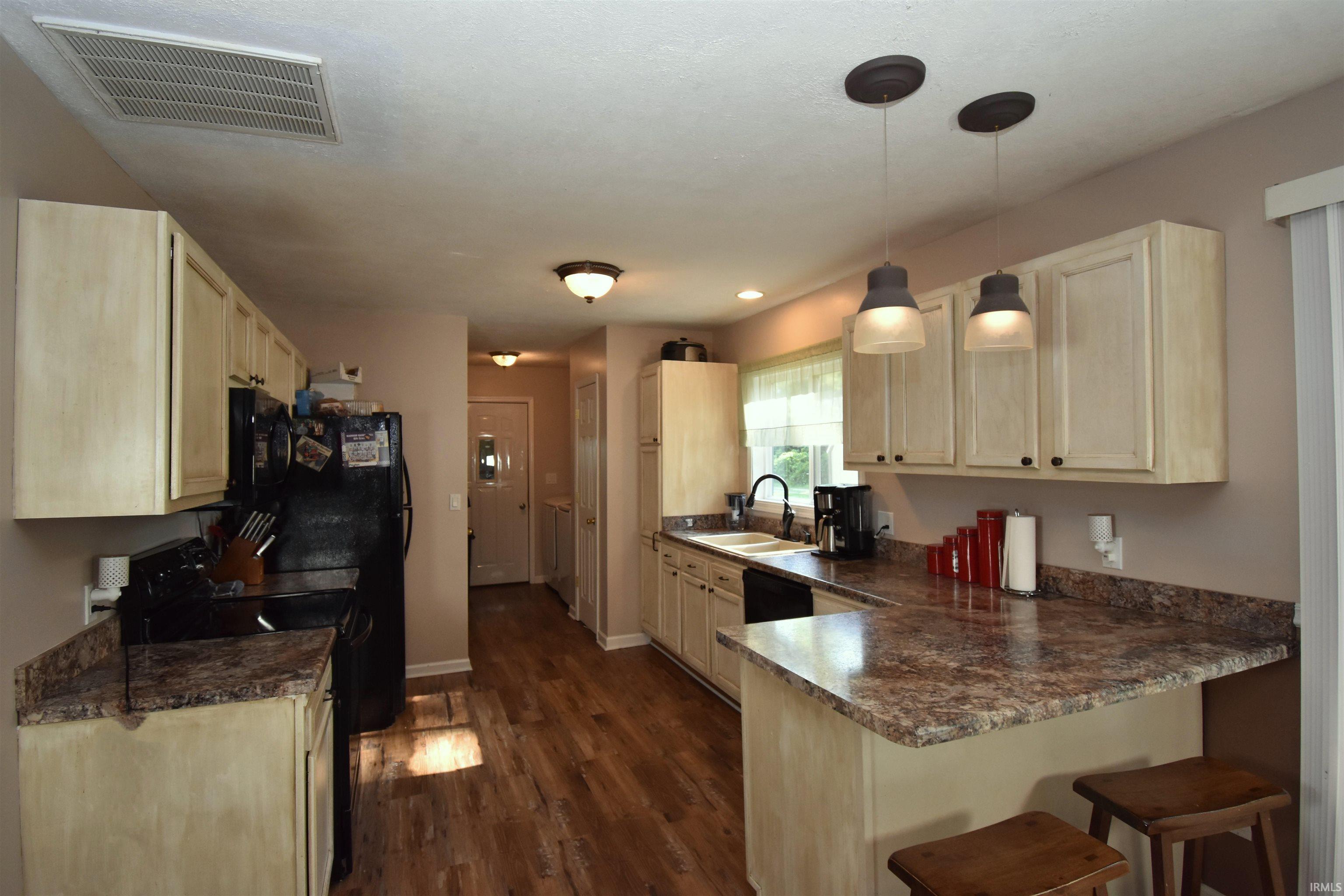 514 48 East