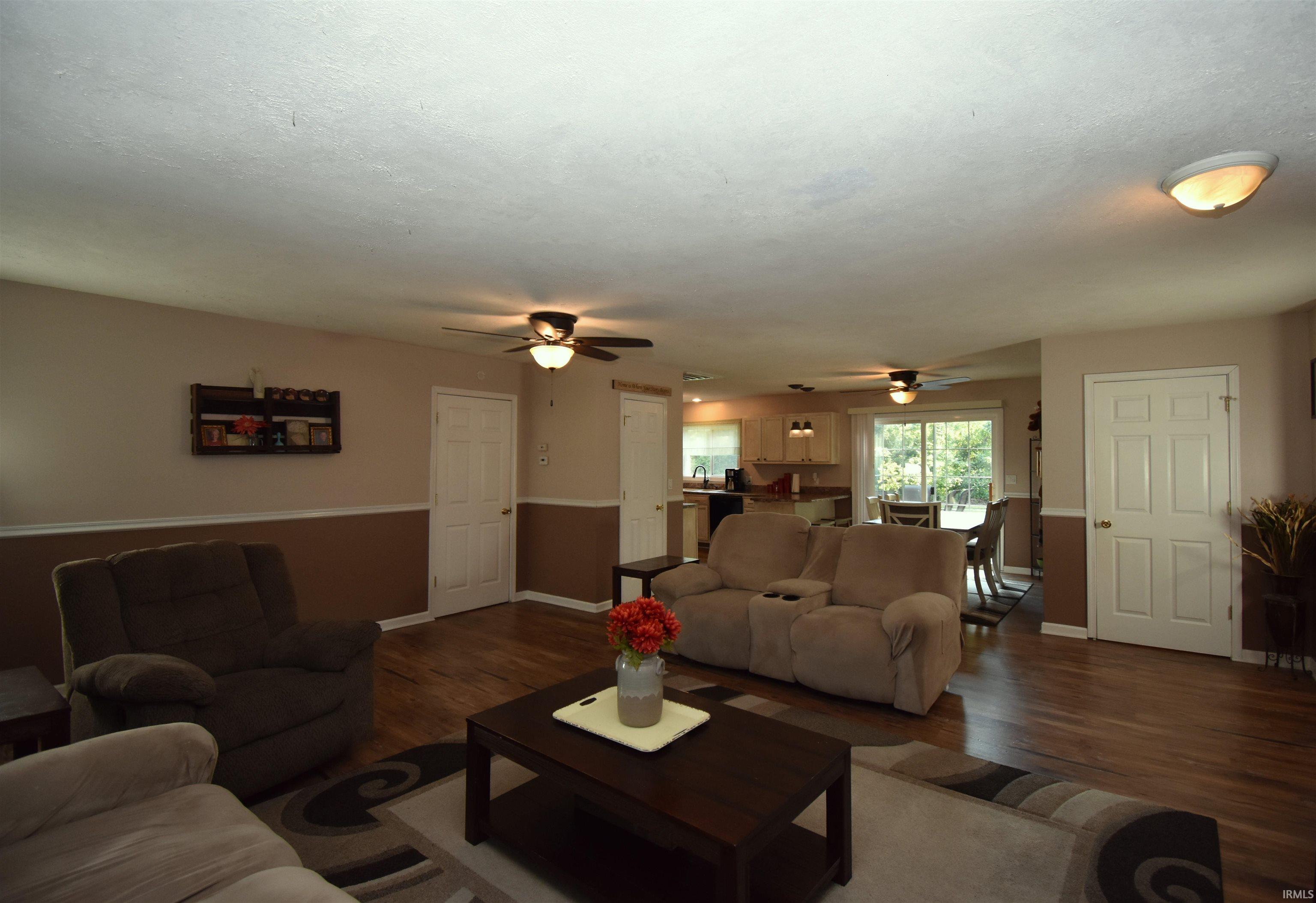 514 48 East