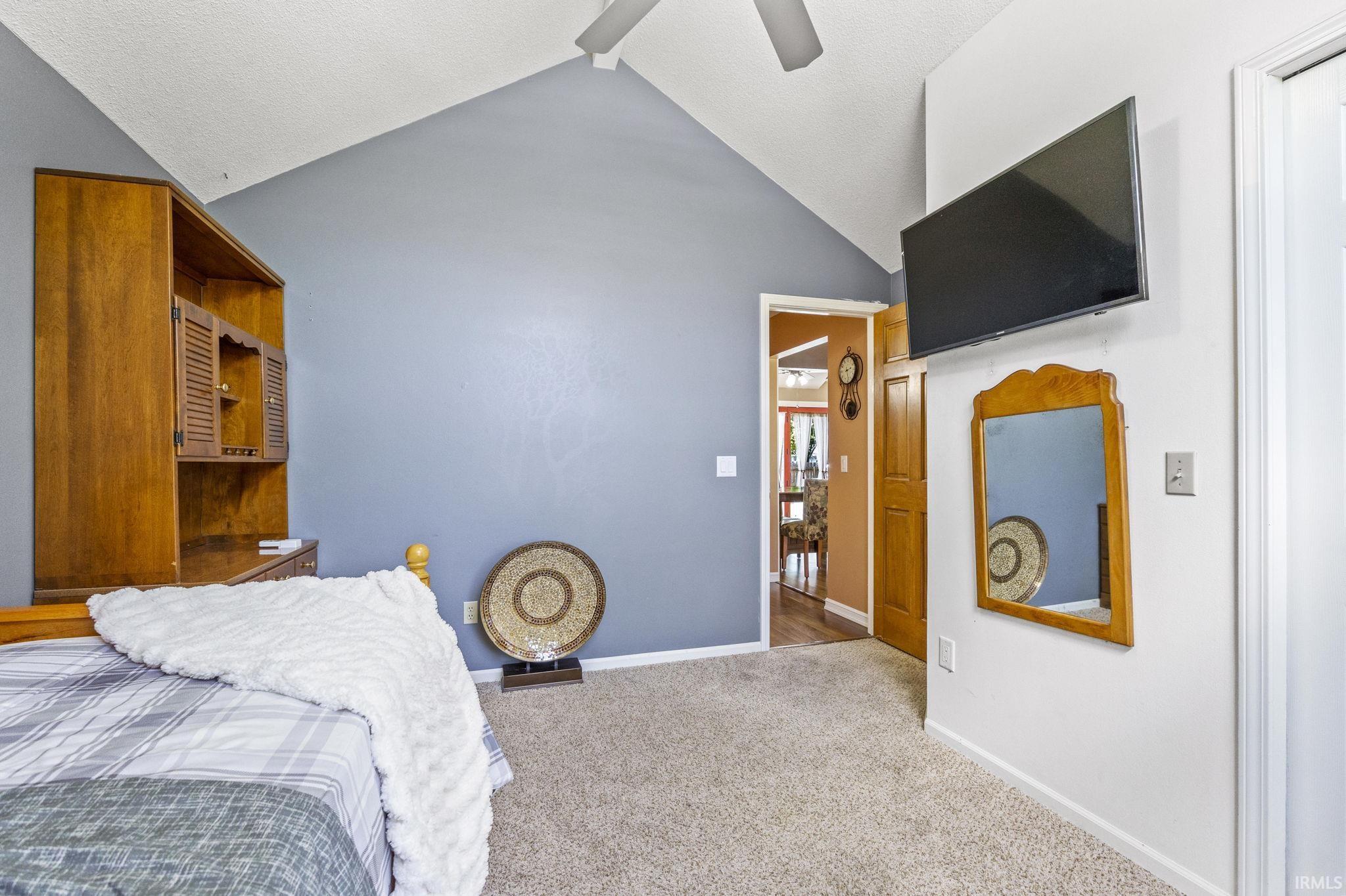 8017 Silver Springs