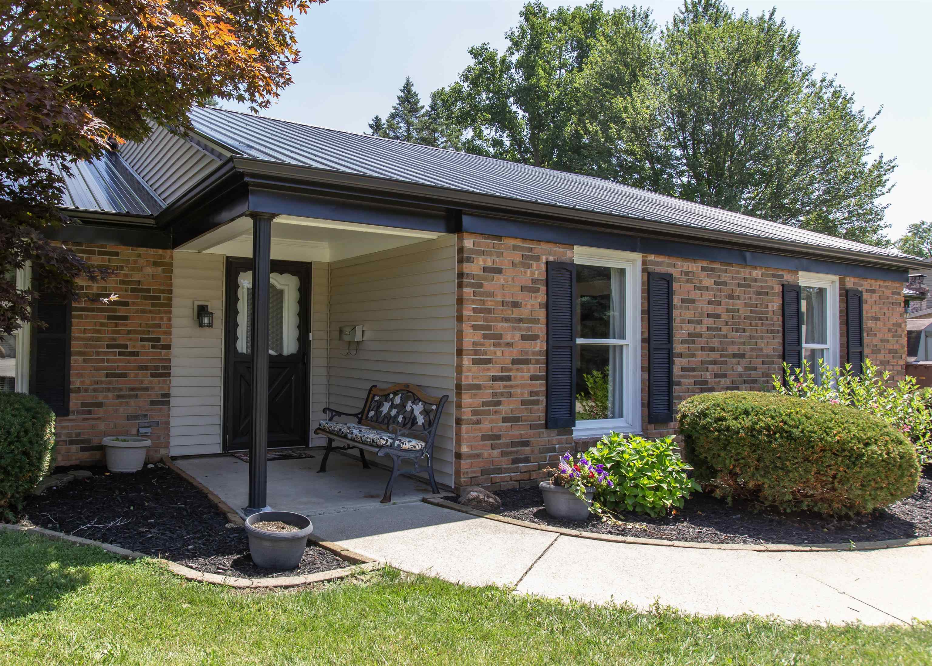 1005 Springhill