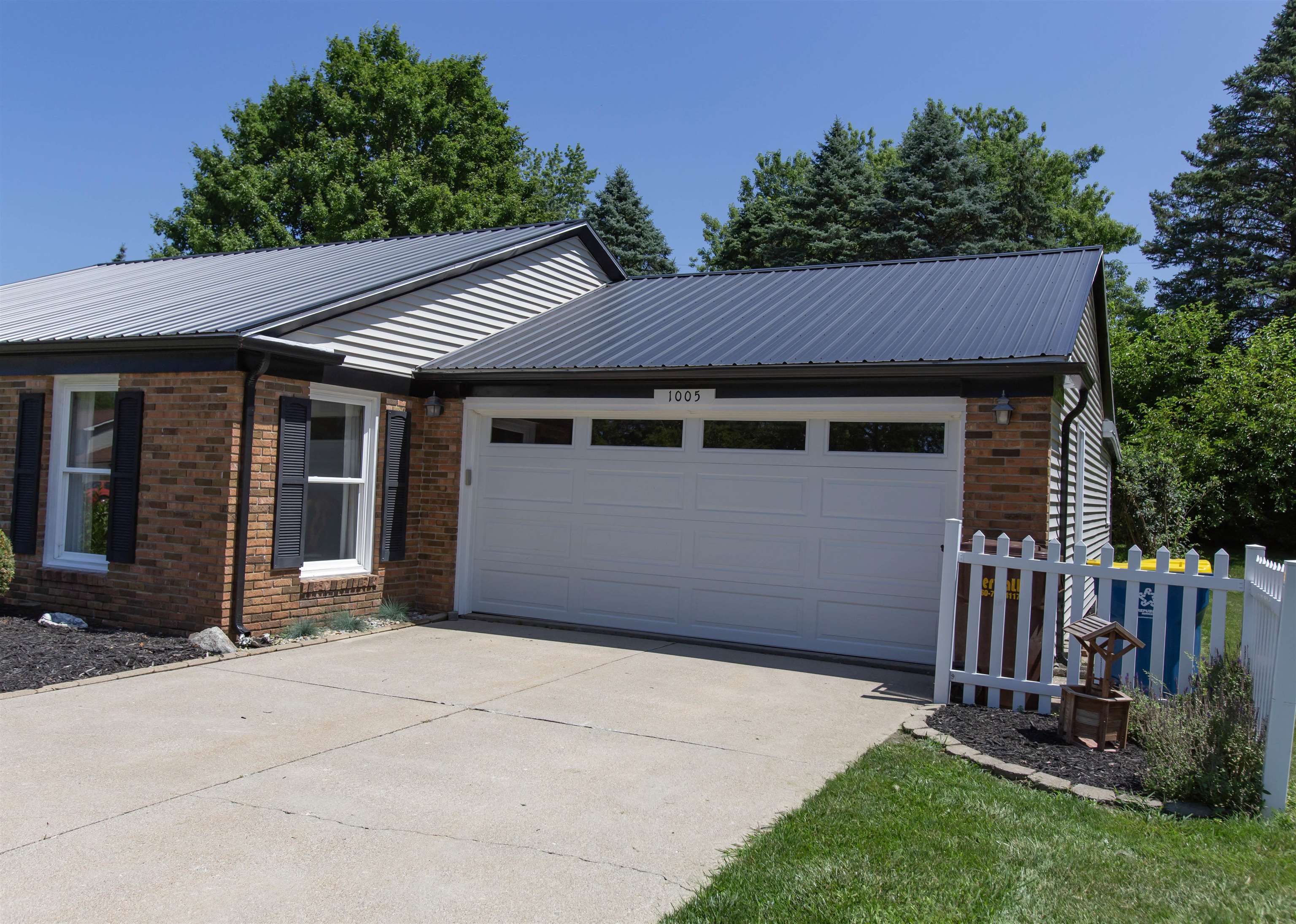 1005 Springhill