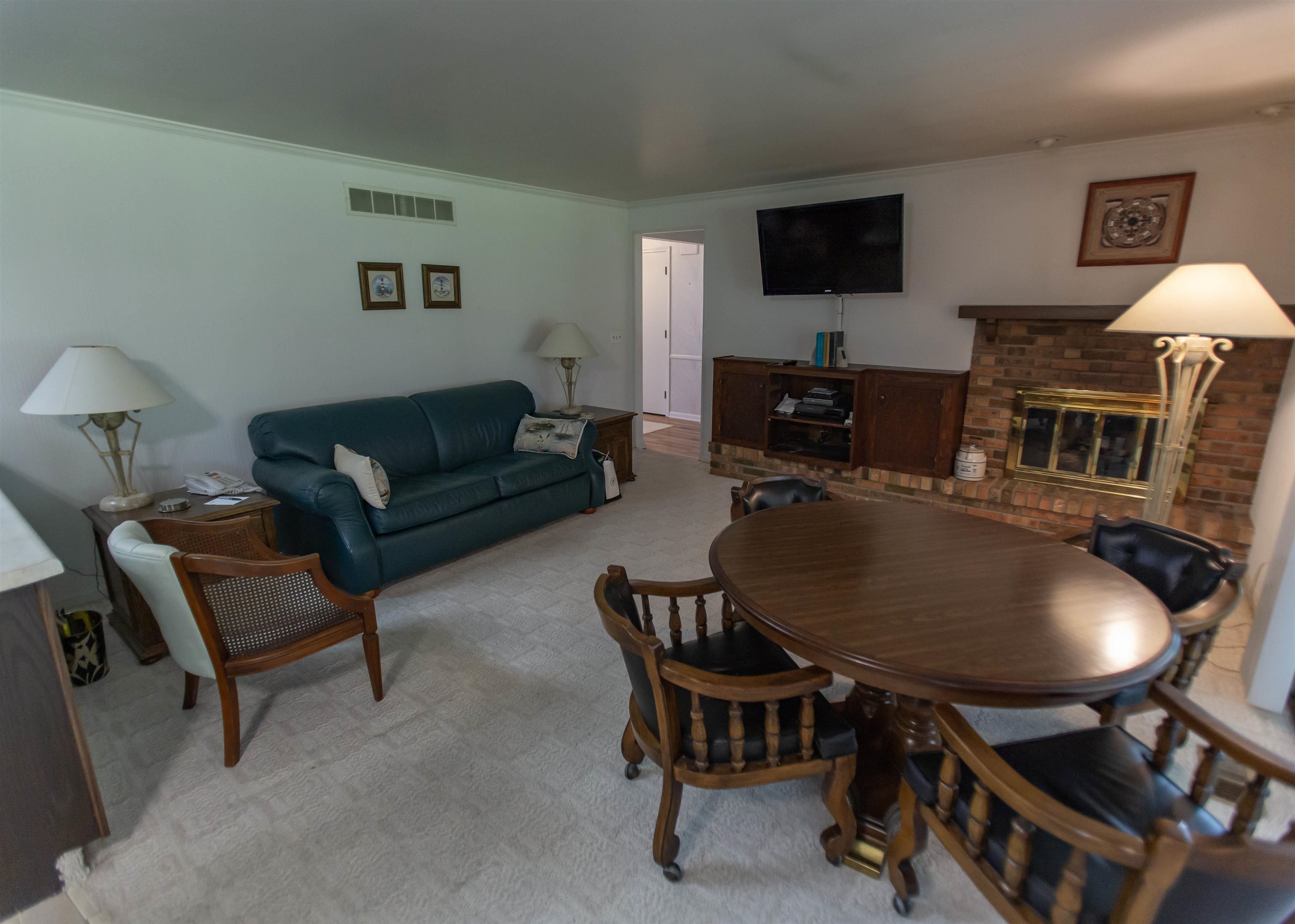 1005 Springhill