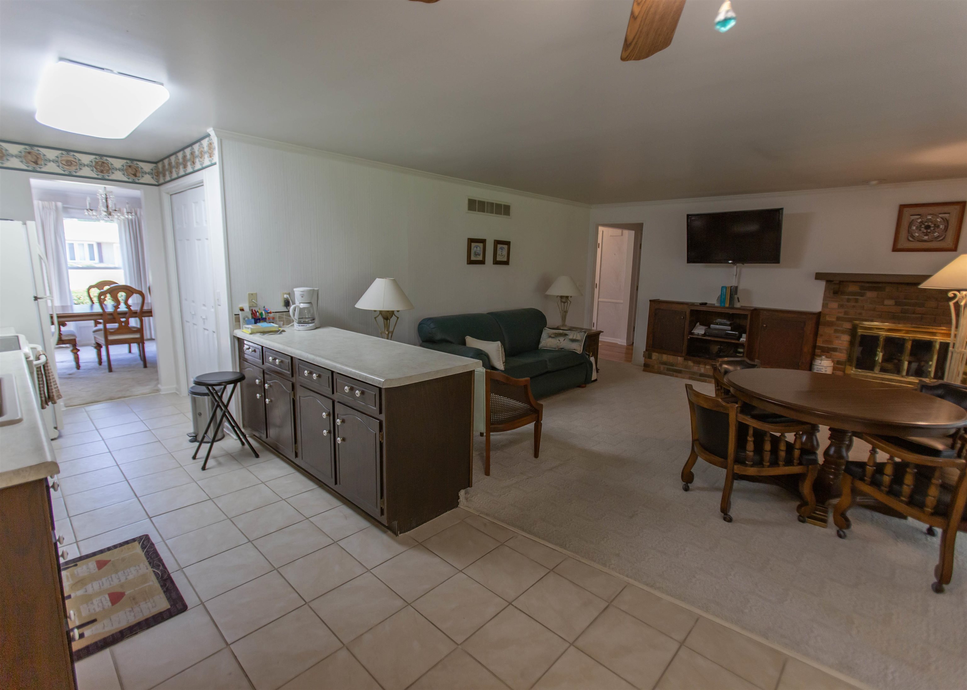 1005 Springhill