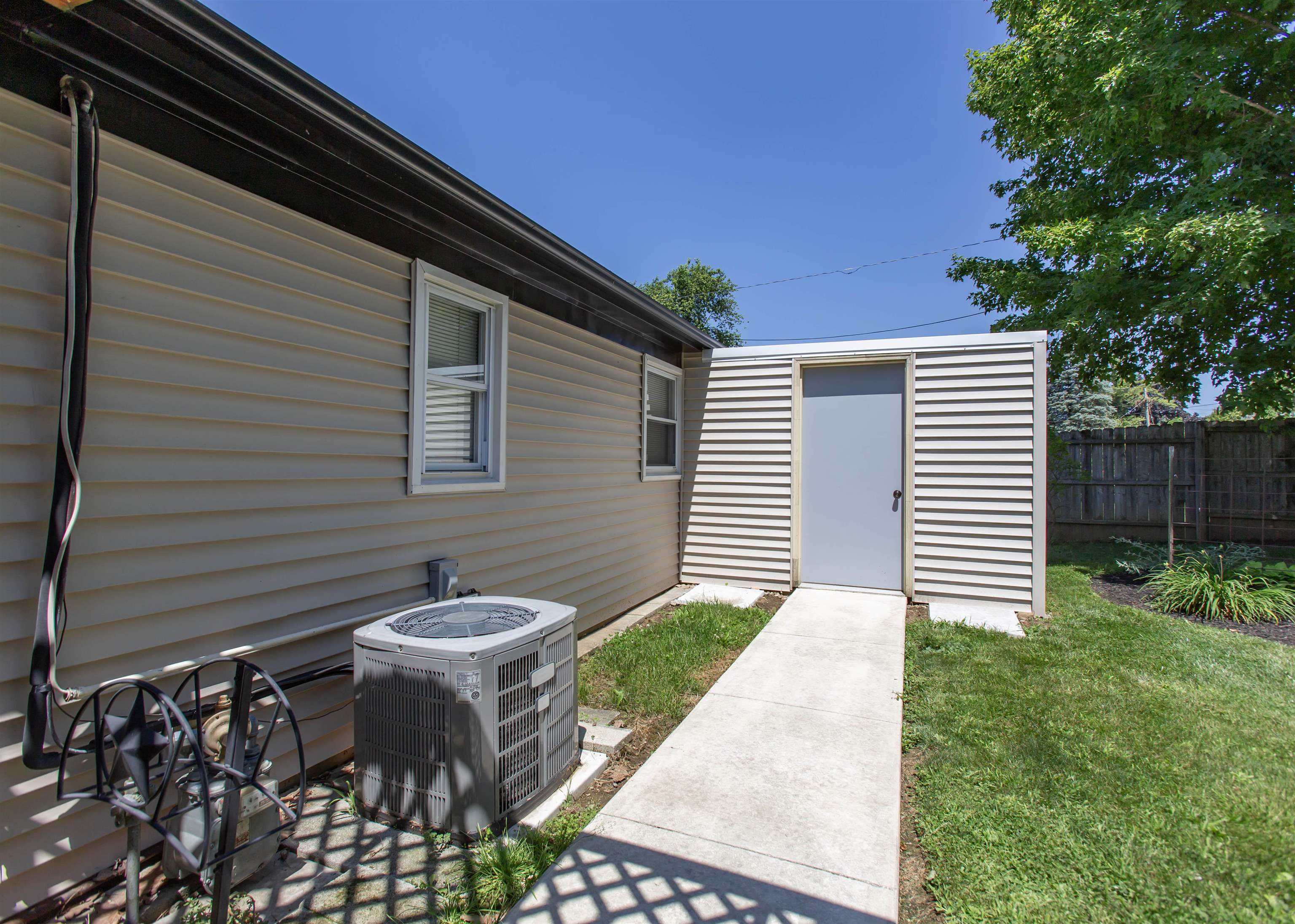 1005 Springhill