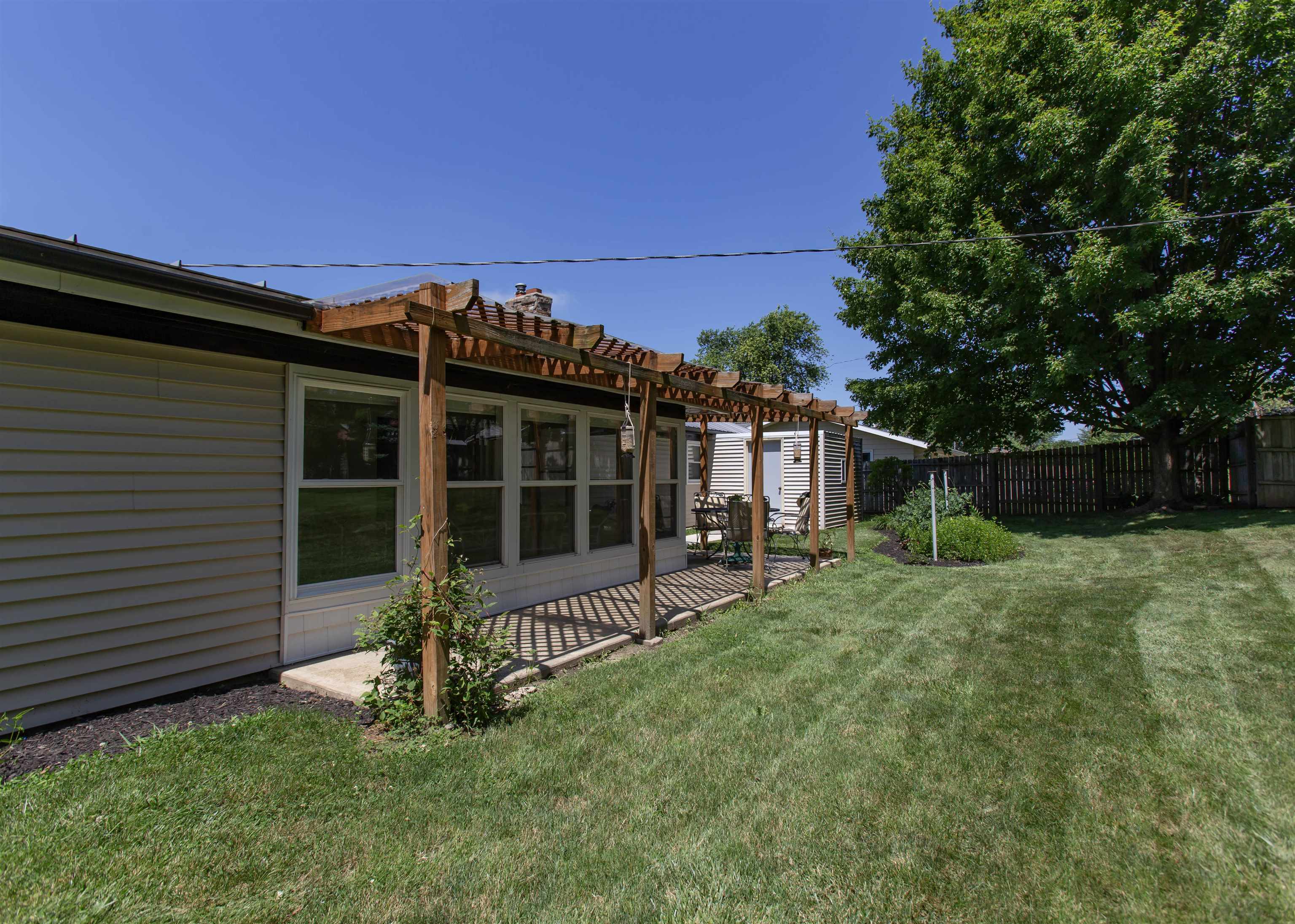 1005 Springhill
