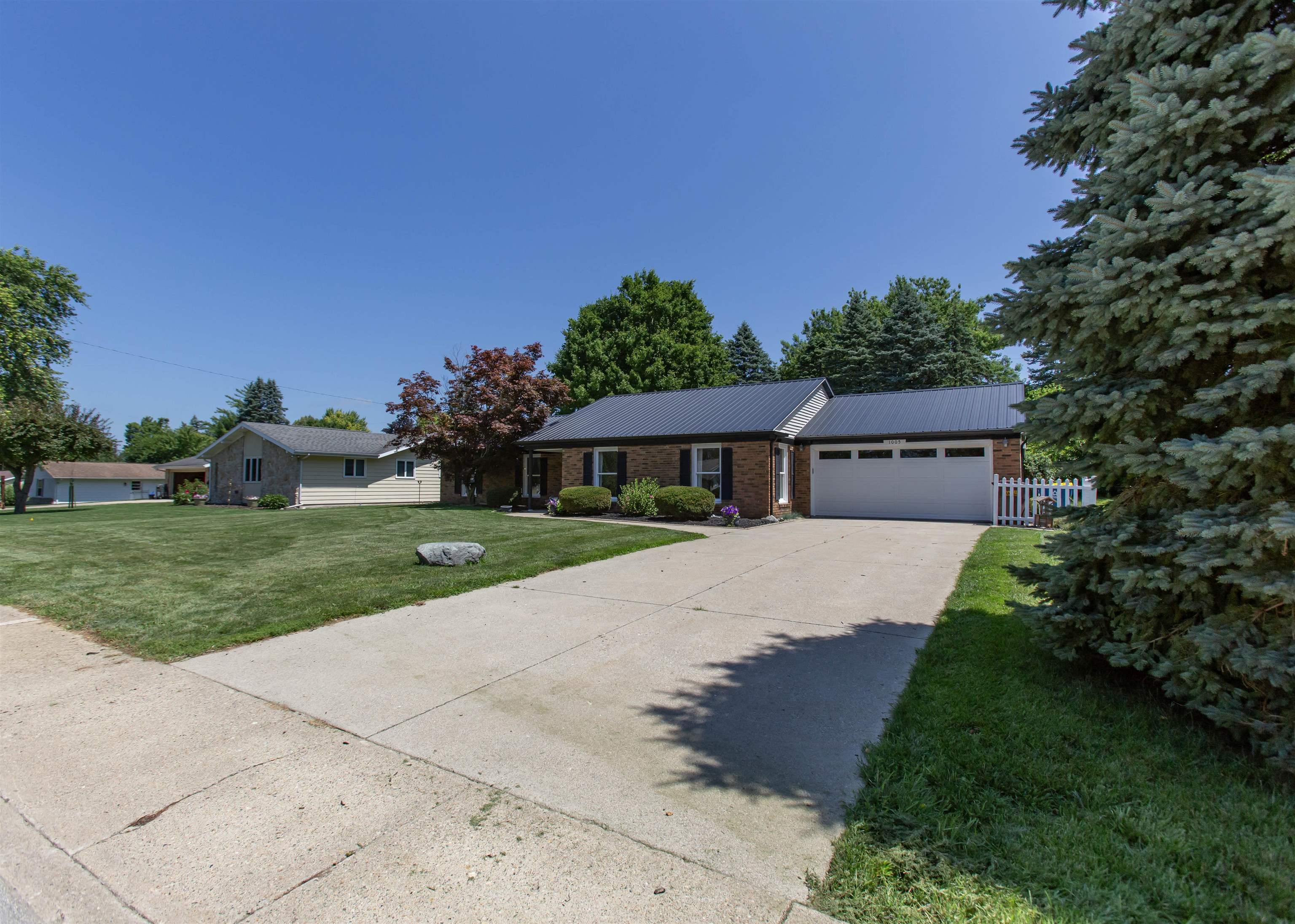 1005 Springhill