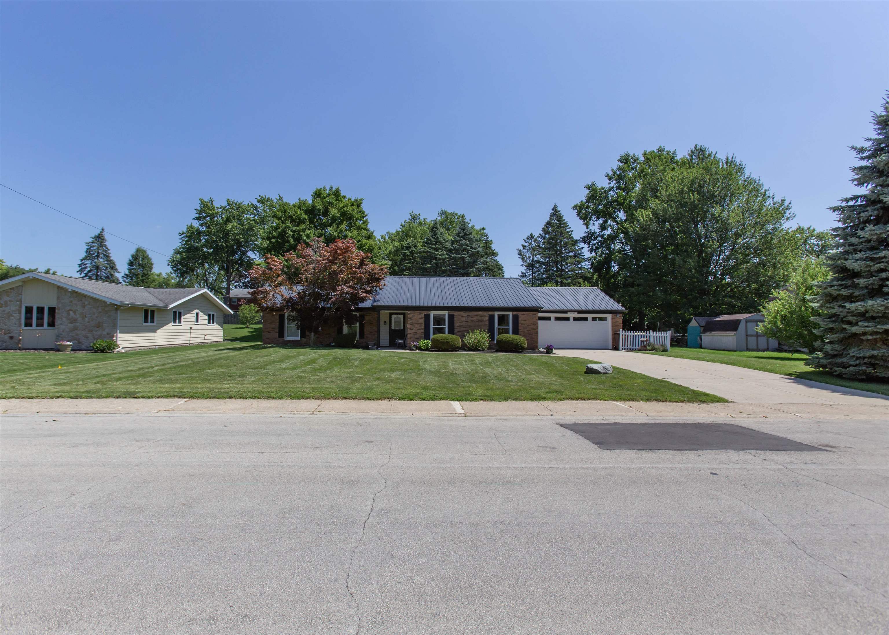 1005 Springhill