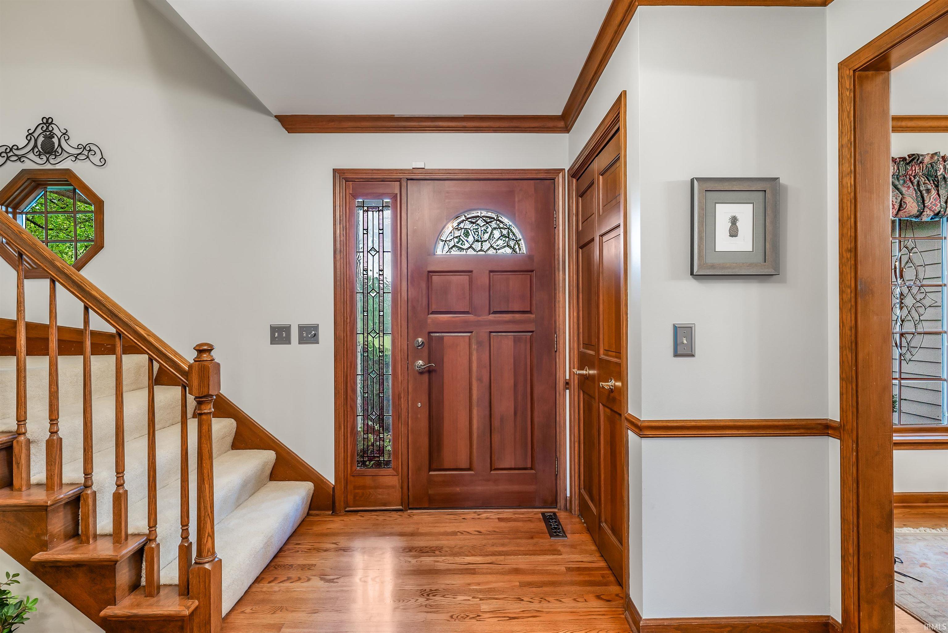 6911 Pine Gate