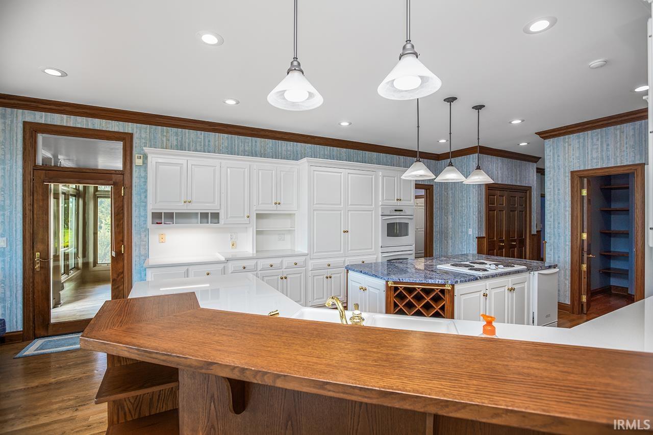 2505 Greenleaf