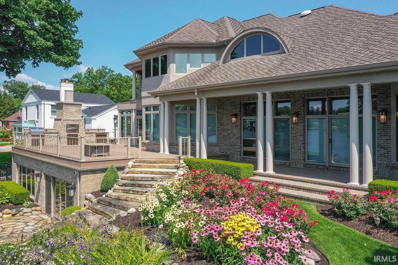 2505 Greenleaf