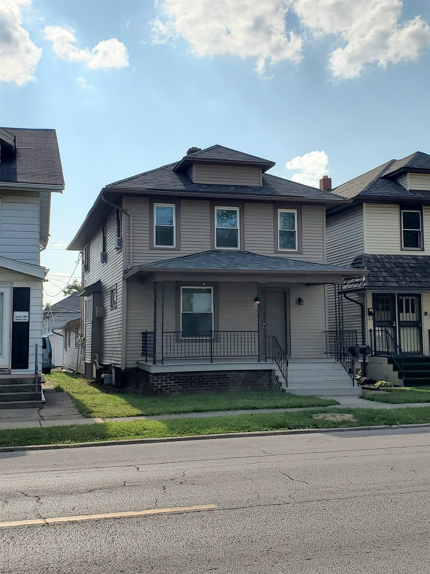 3128 Calhoun