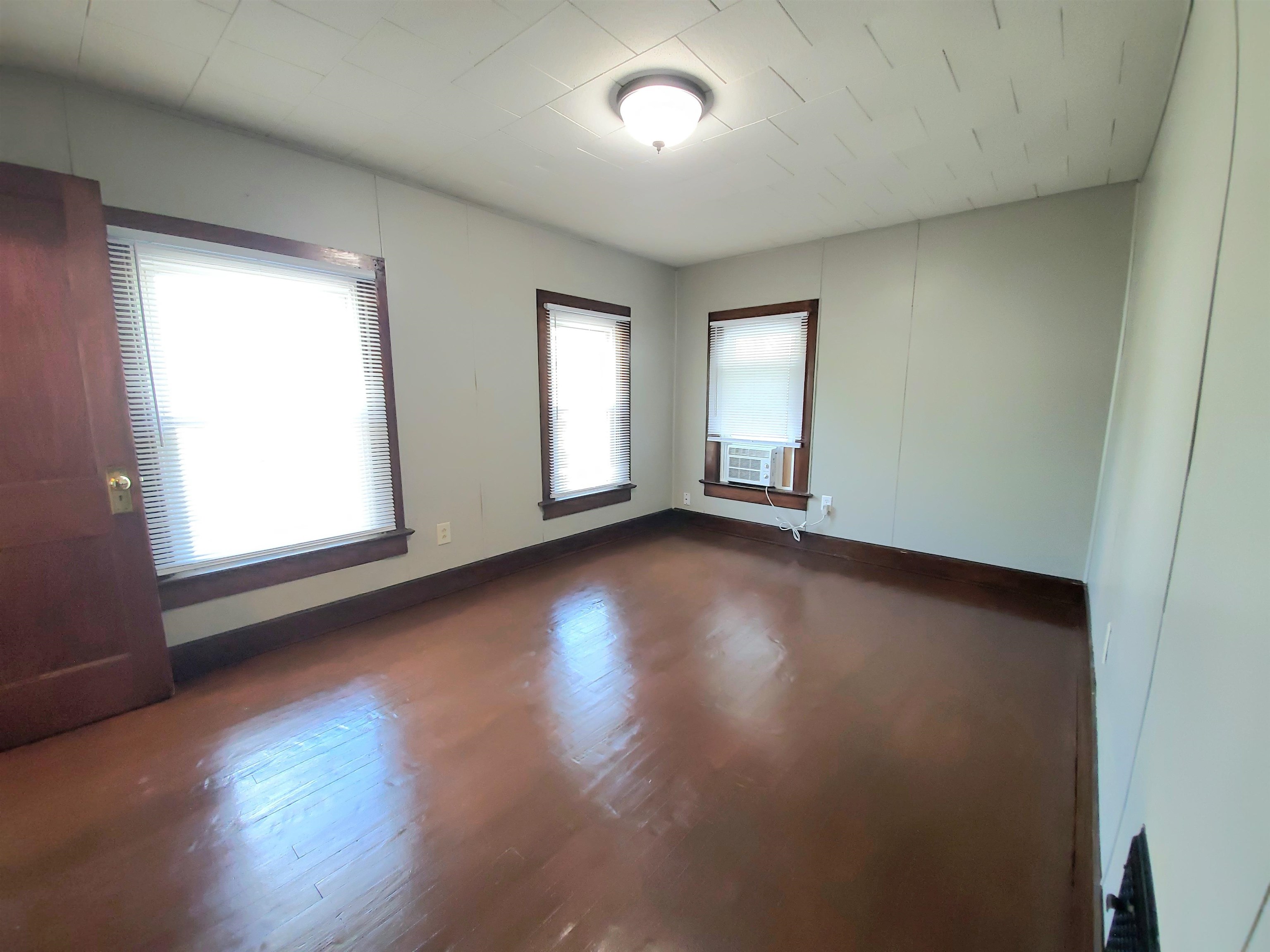 3128 Calhoun