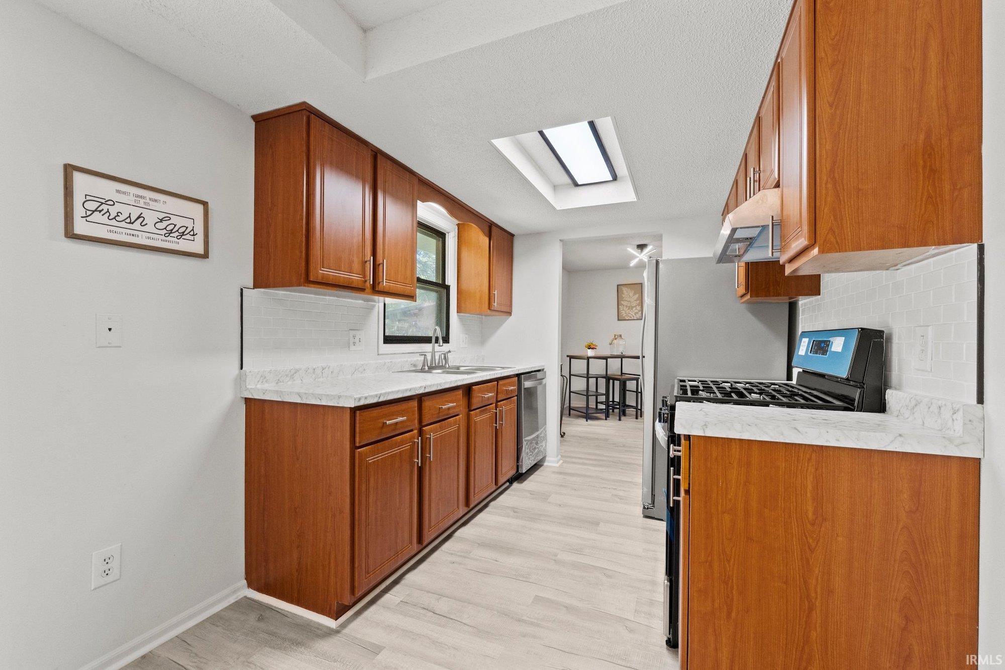 8211 Roxboro