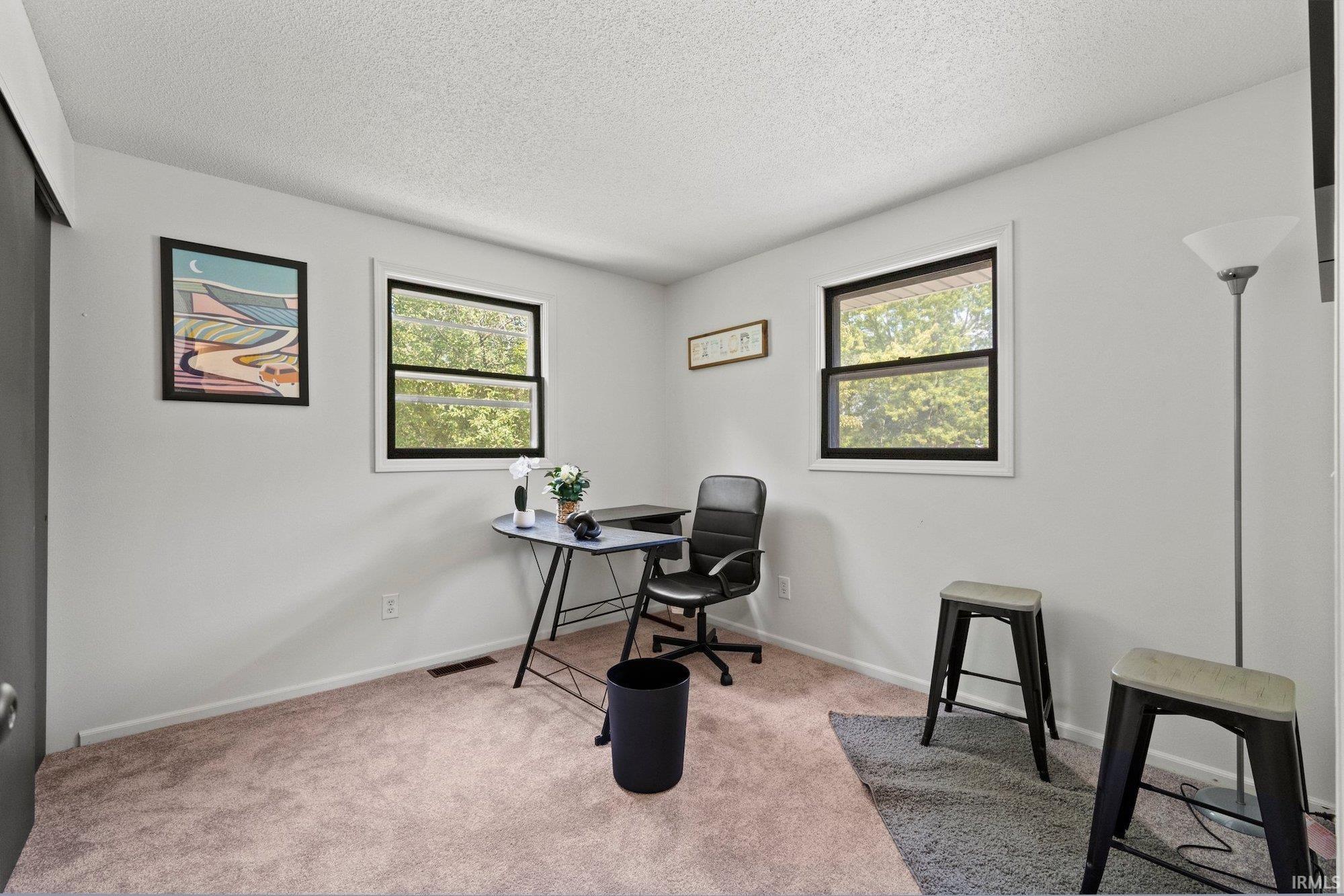 8211 Roxboro