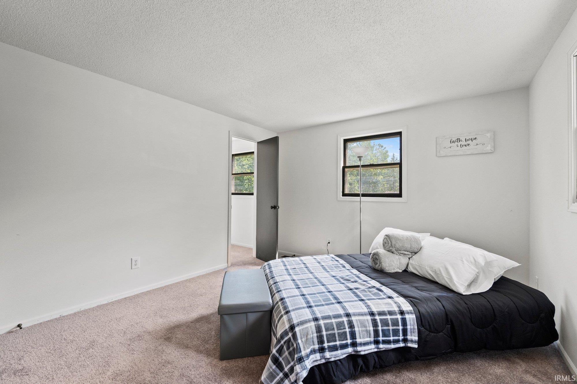 8211 Roxboro