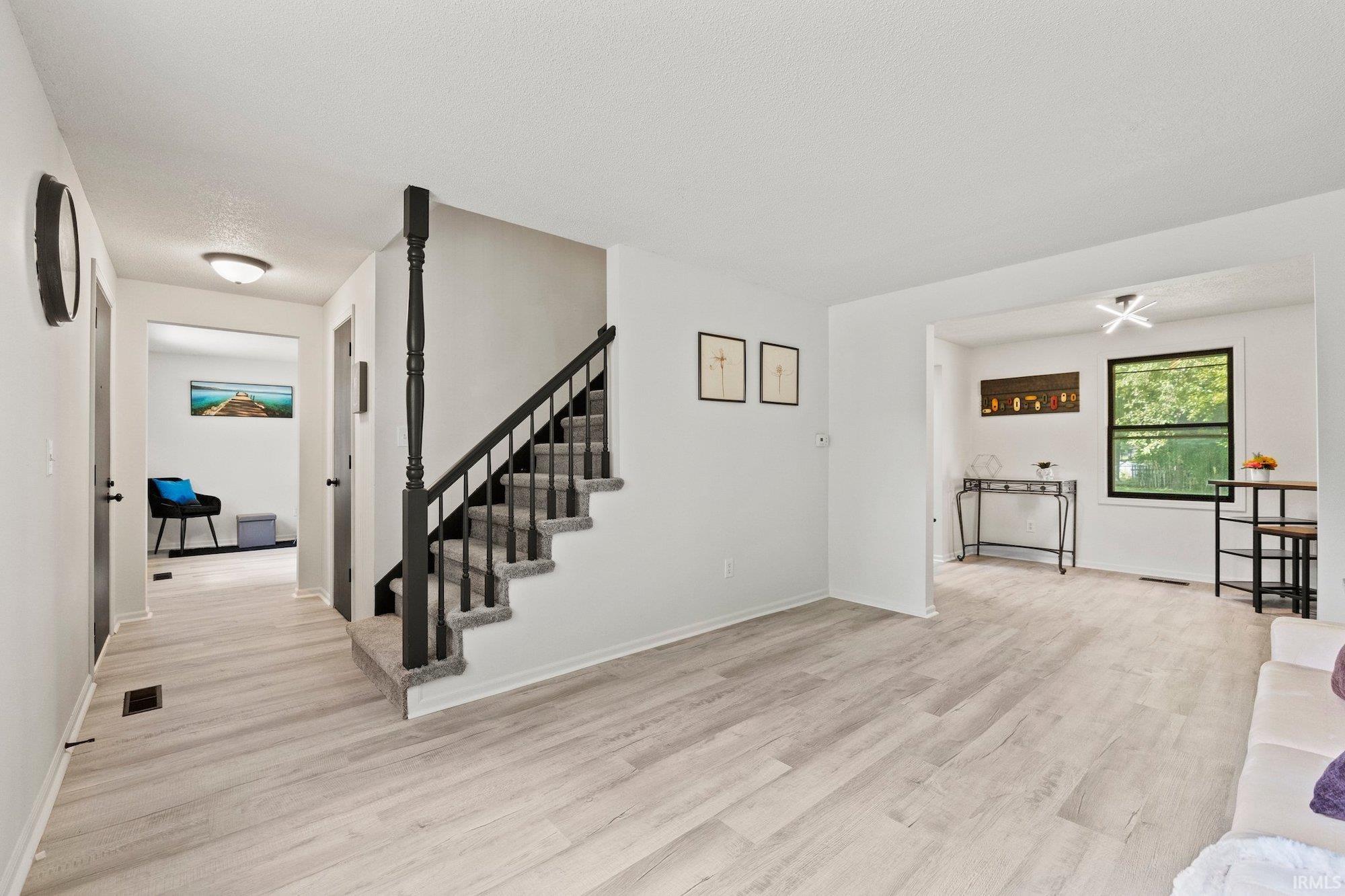 8211 Roxboro