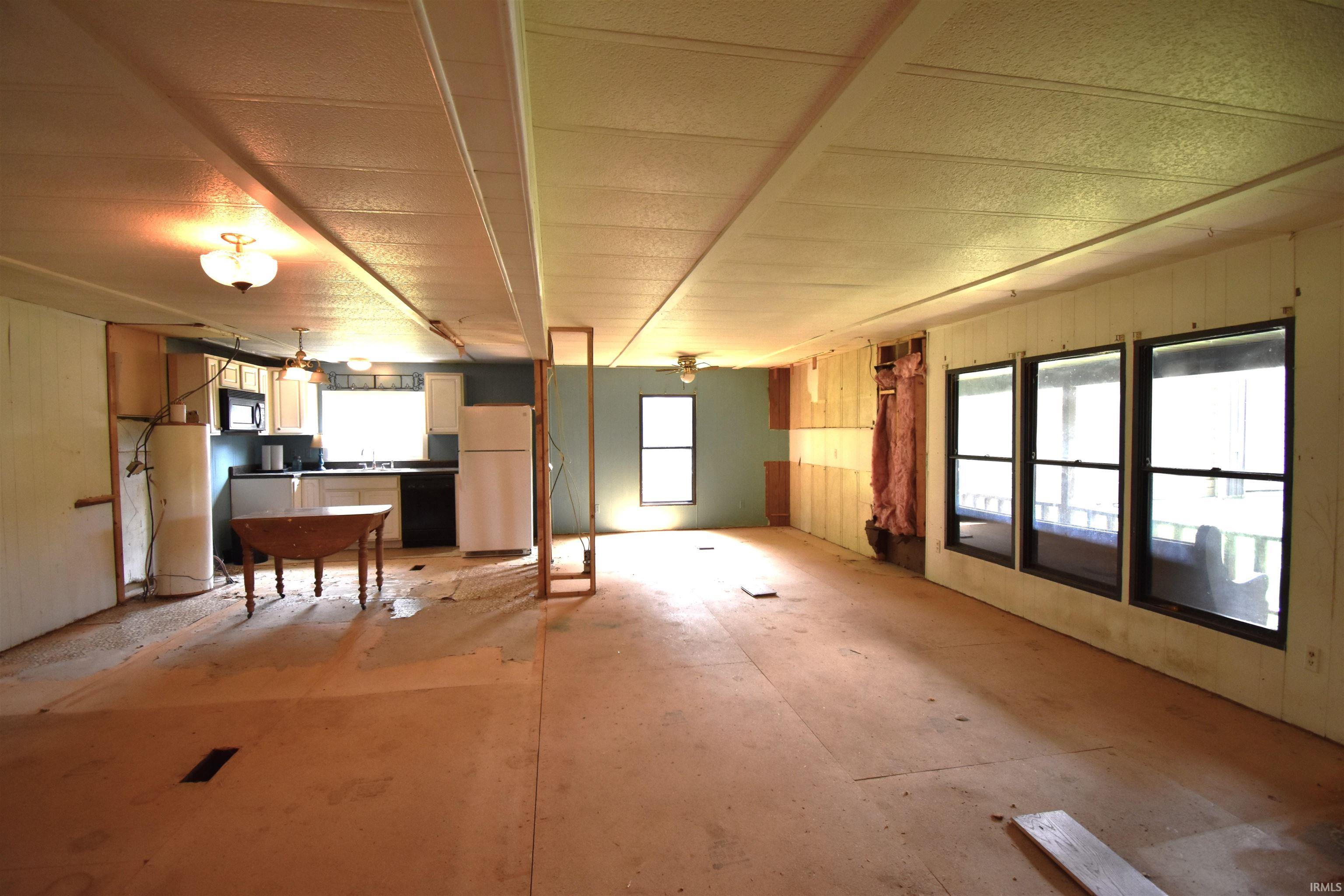 2032 441 South