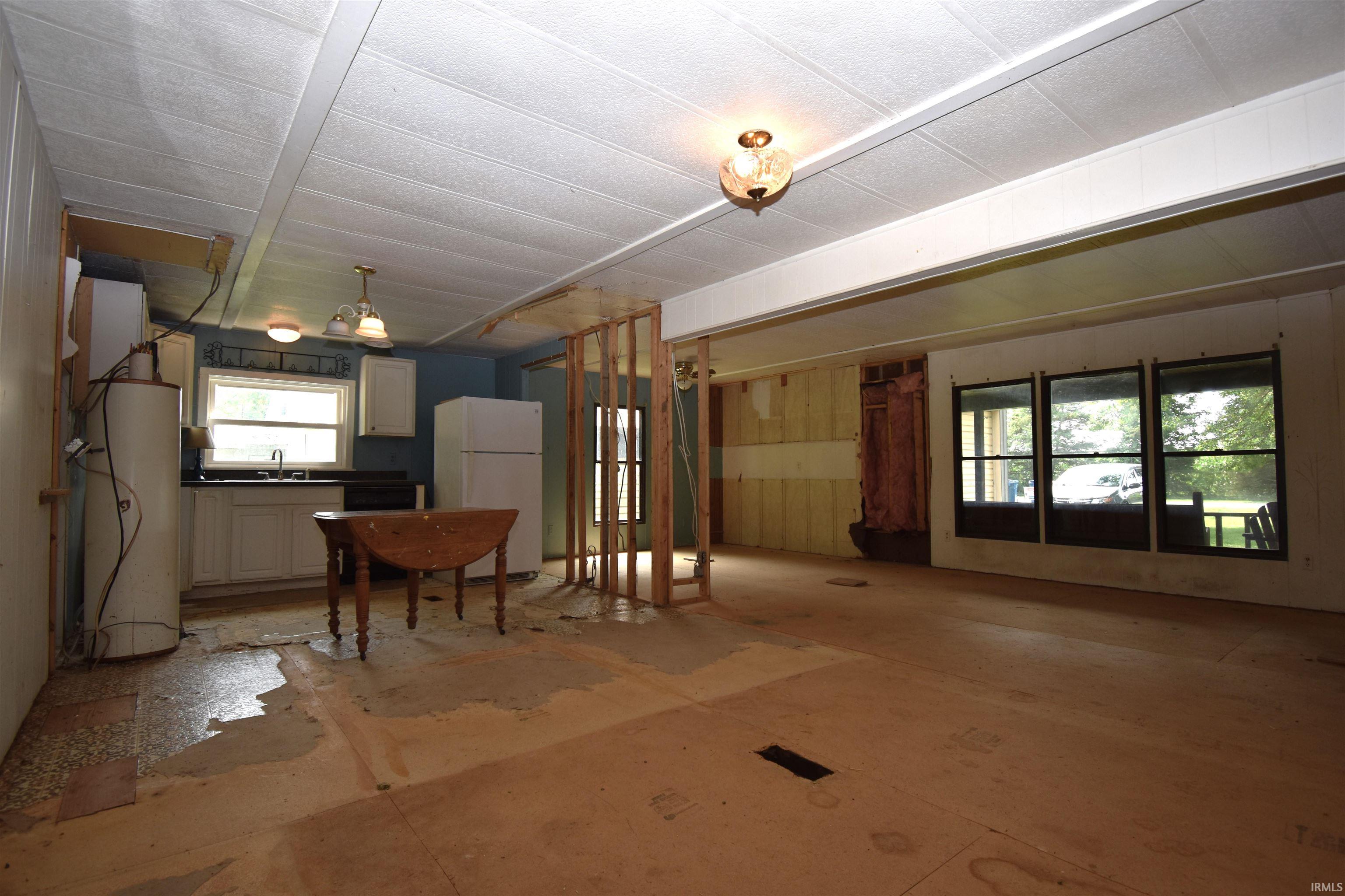 2032 441 South