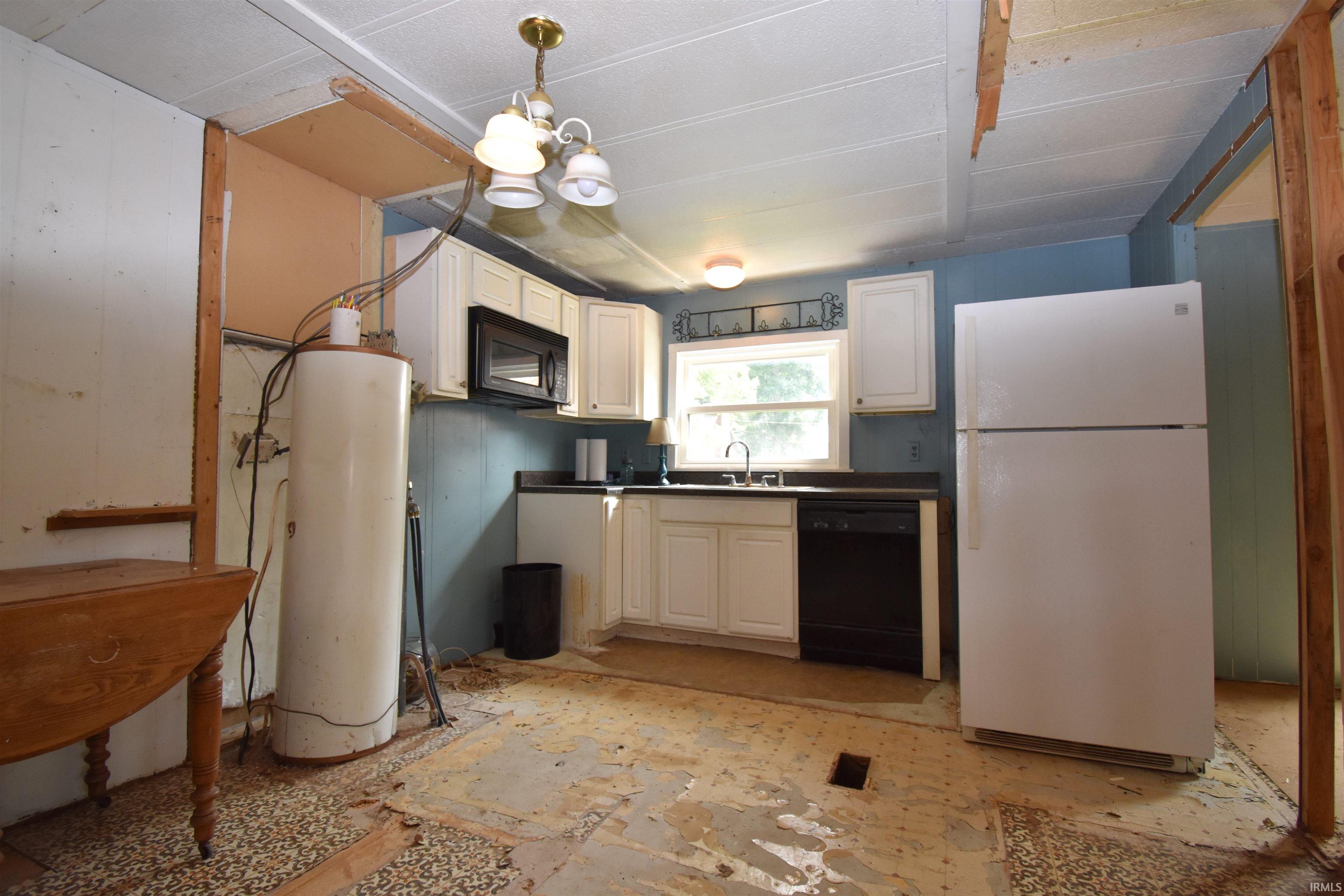 2032 441 South