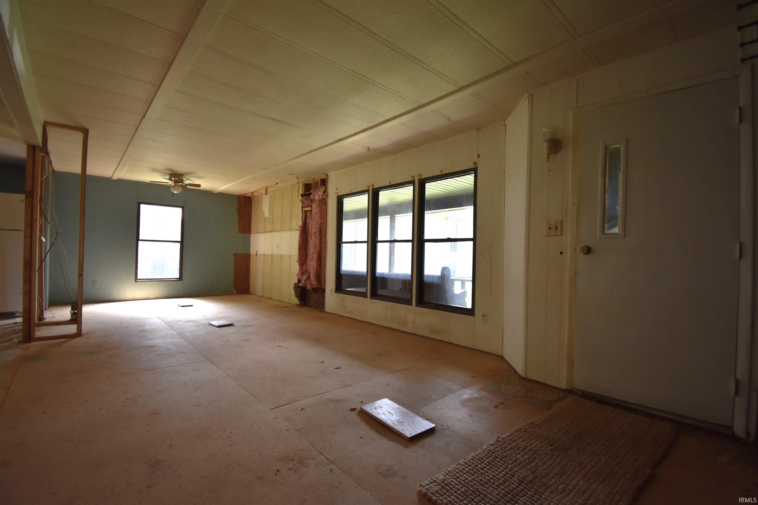 2032 441 South