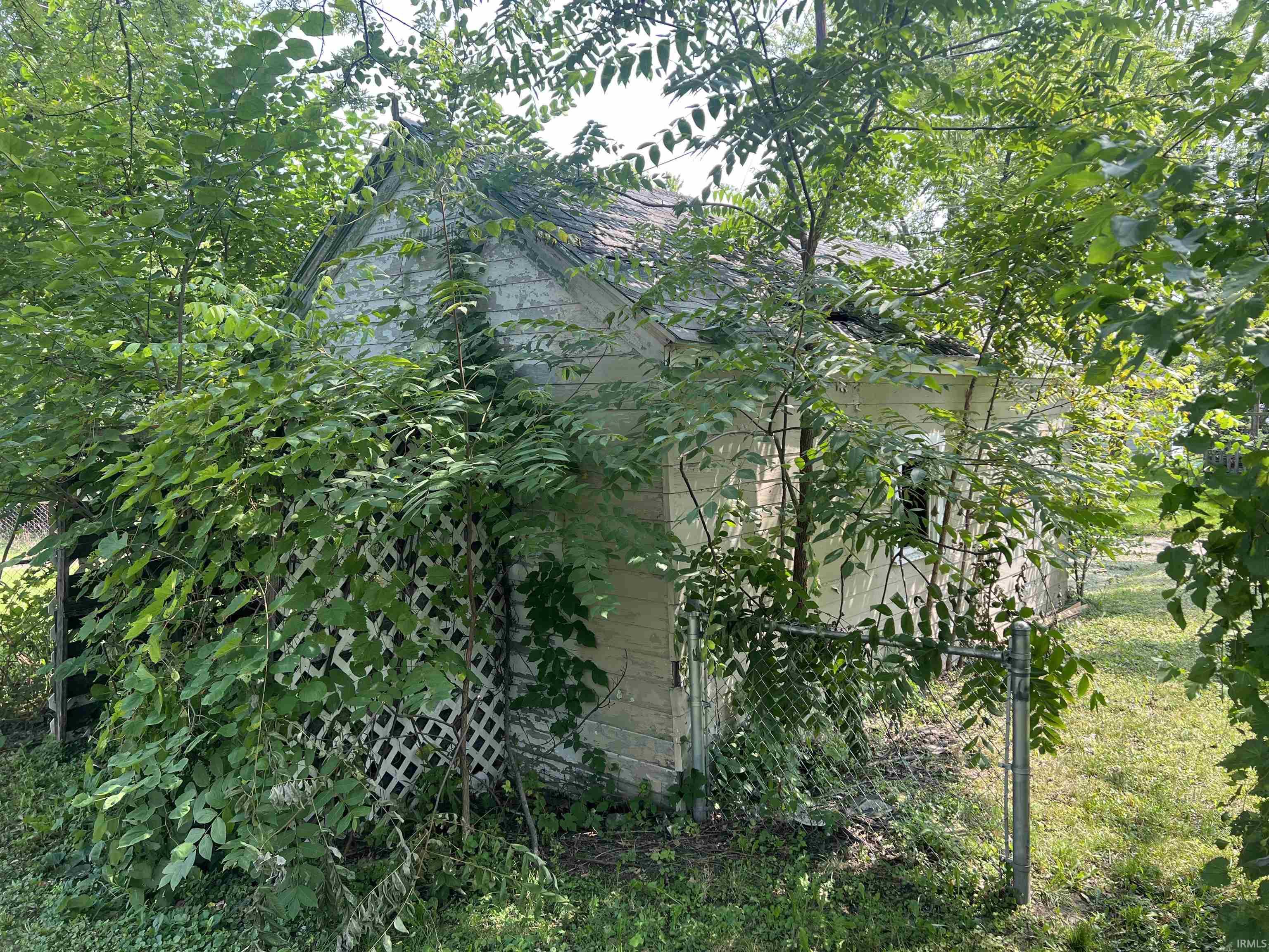3921 Gaywood