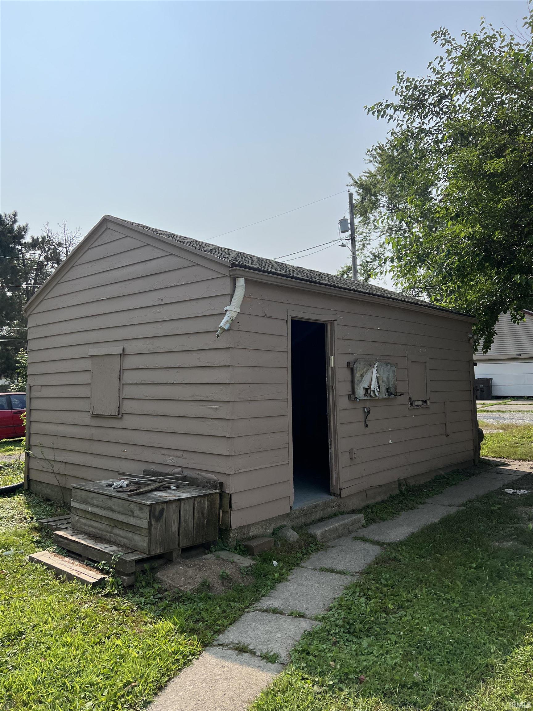2606 Maumee