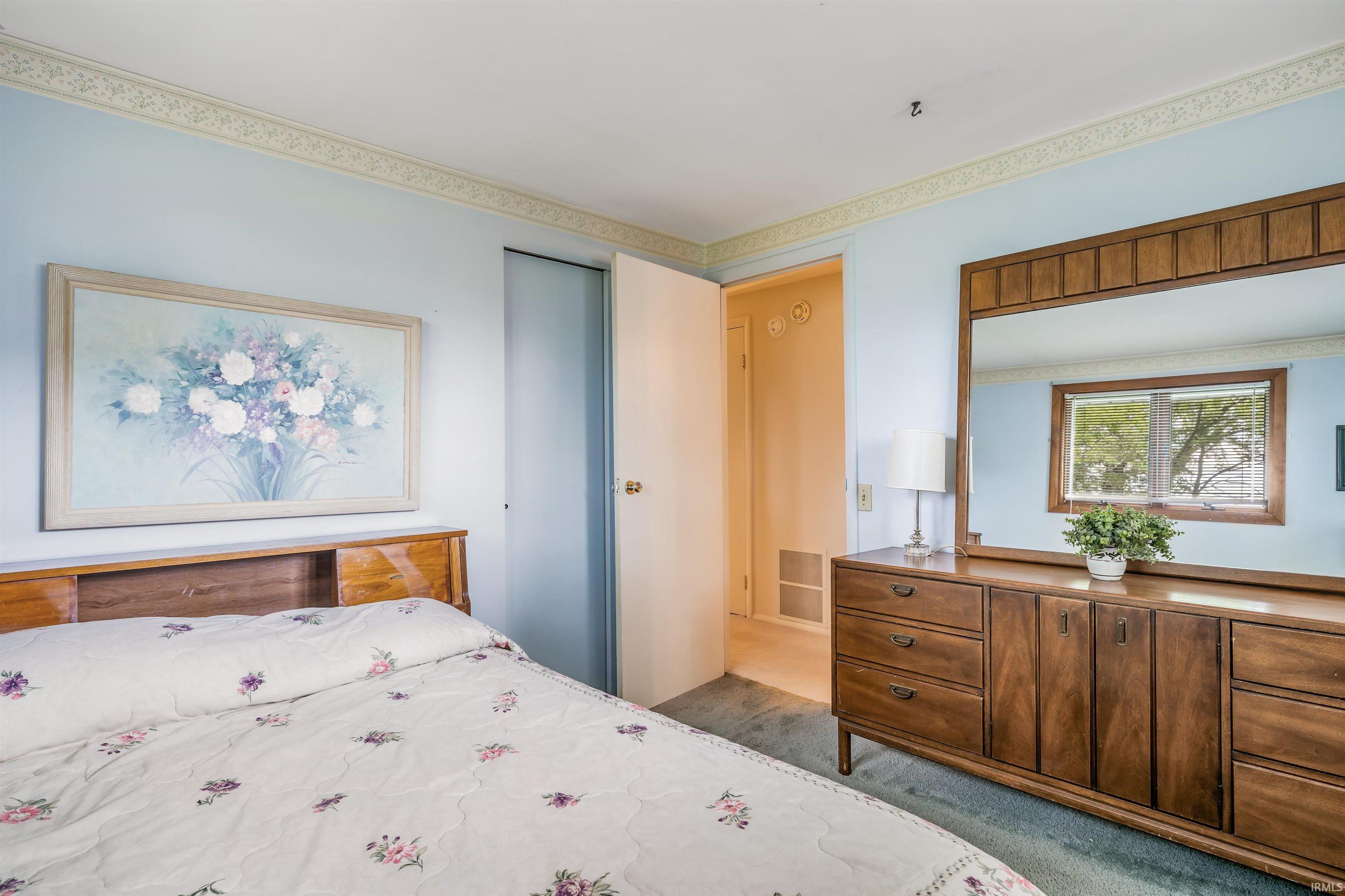 815 Elnora
