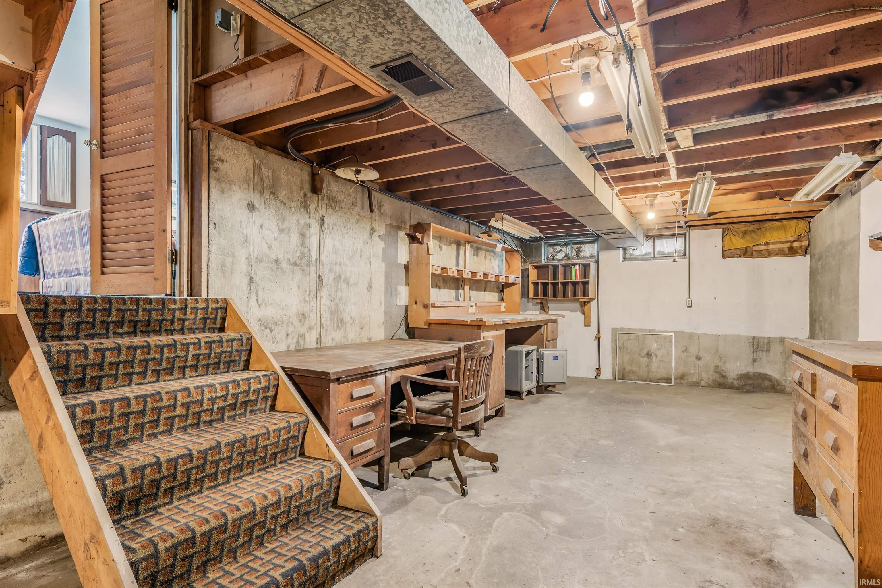 815 Elnora