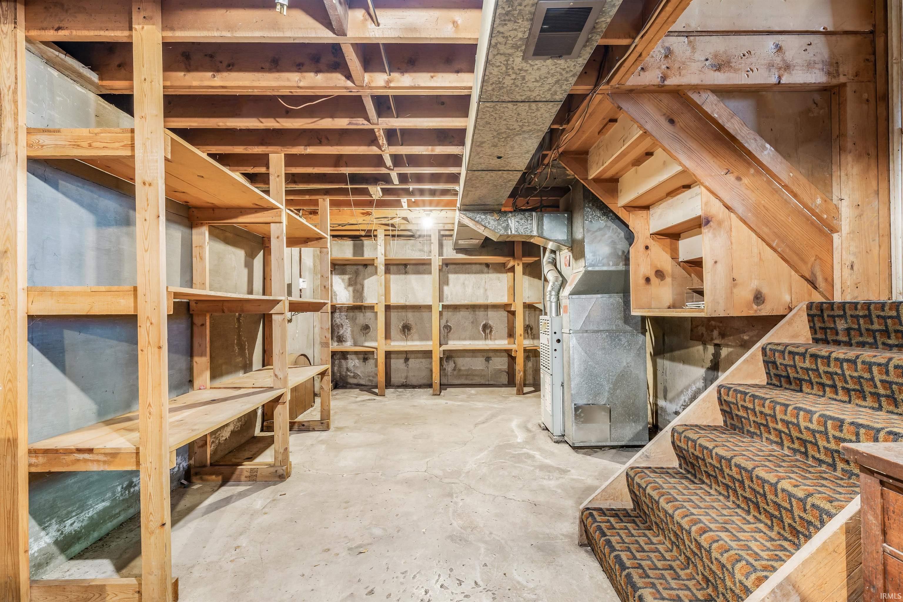 815 Elnora