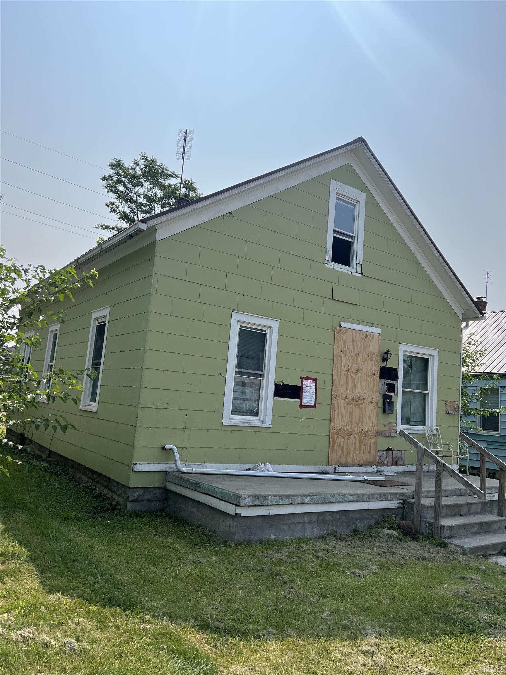 2827 Monroe