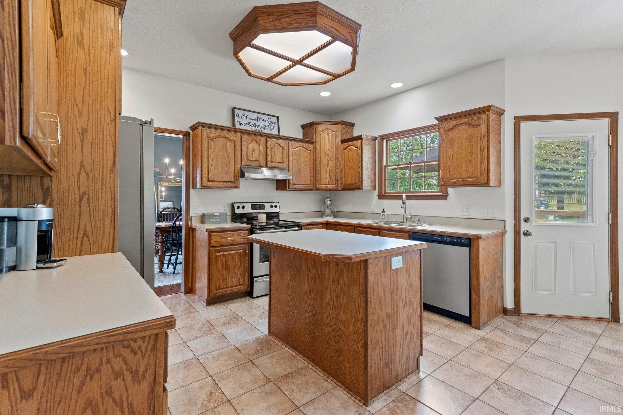 15227 Laurel Ridge