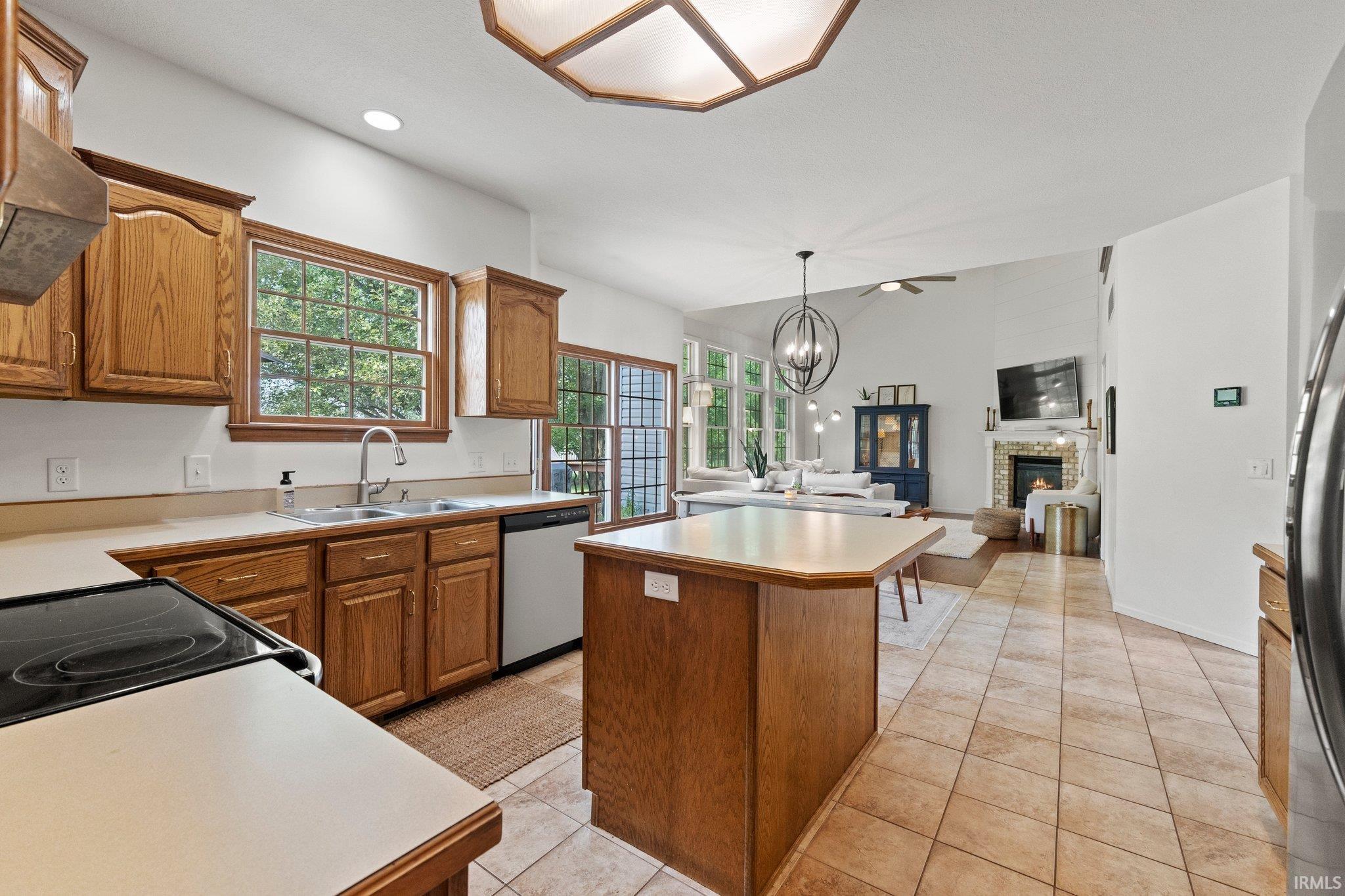 15227 Laurel Ridge
