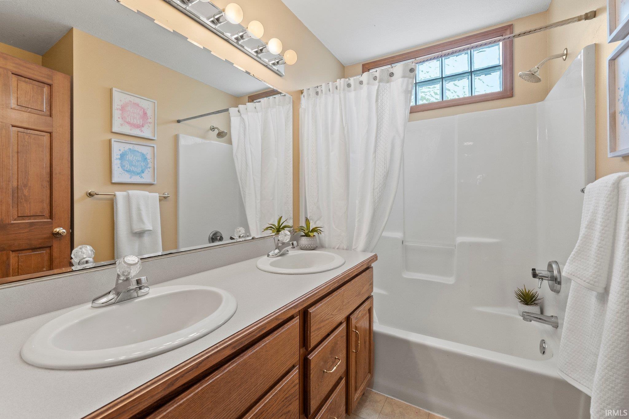 15227 Laurel Ridge