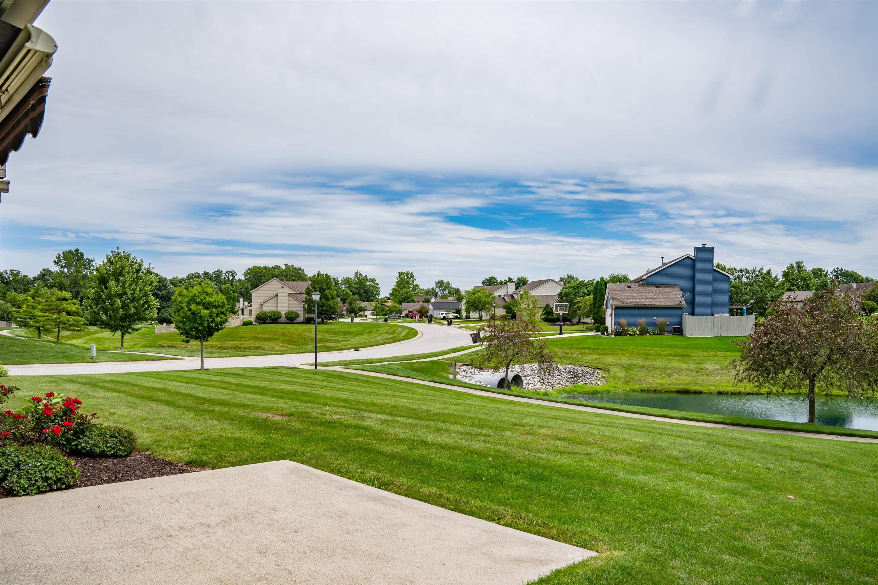 9909 Winding Creek