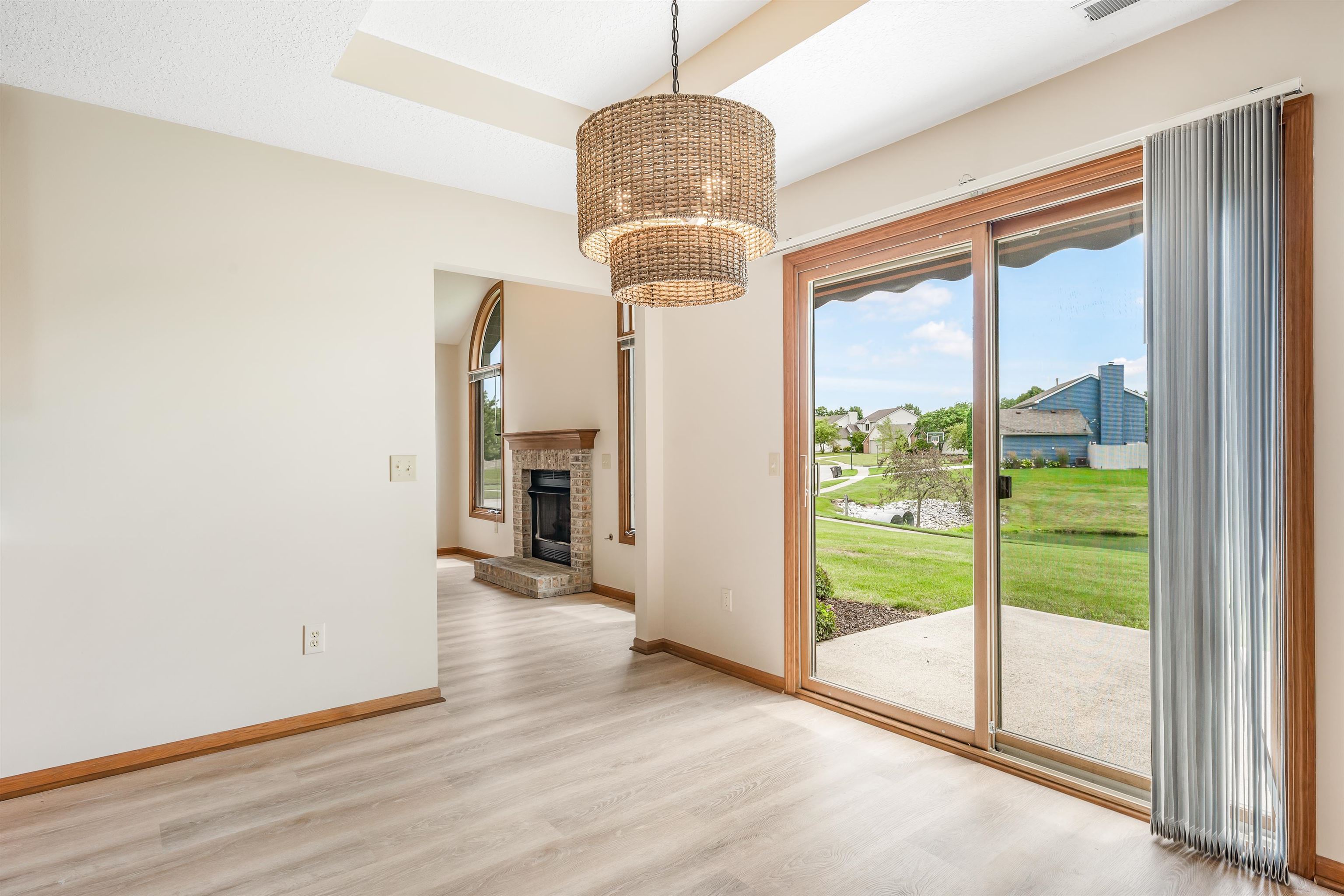 9909 Winding Creek