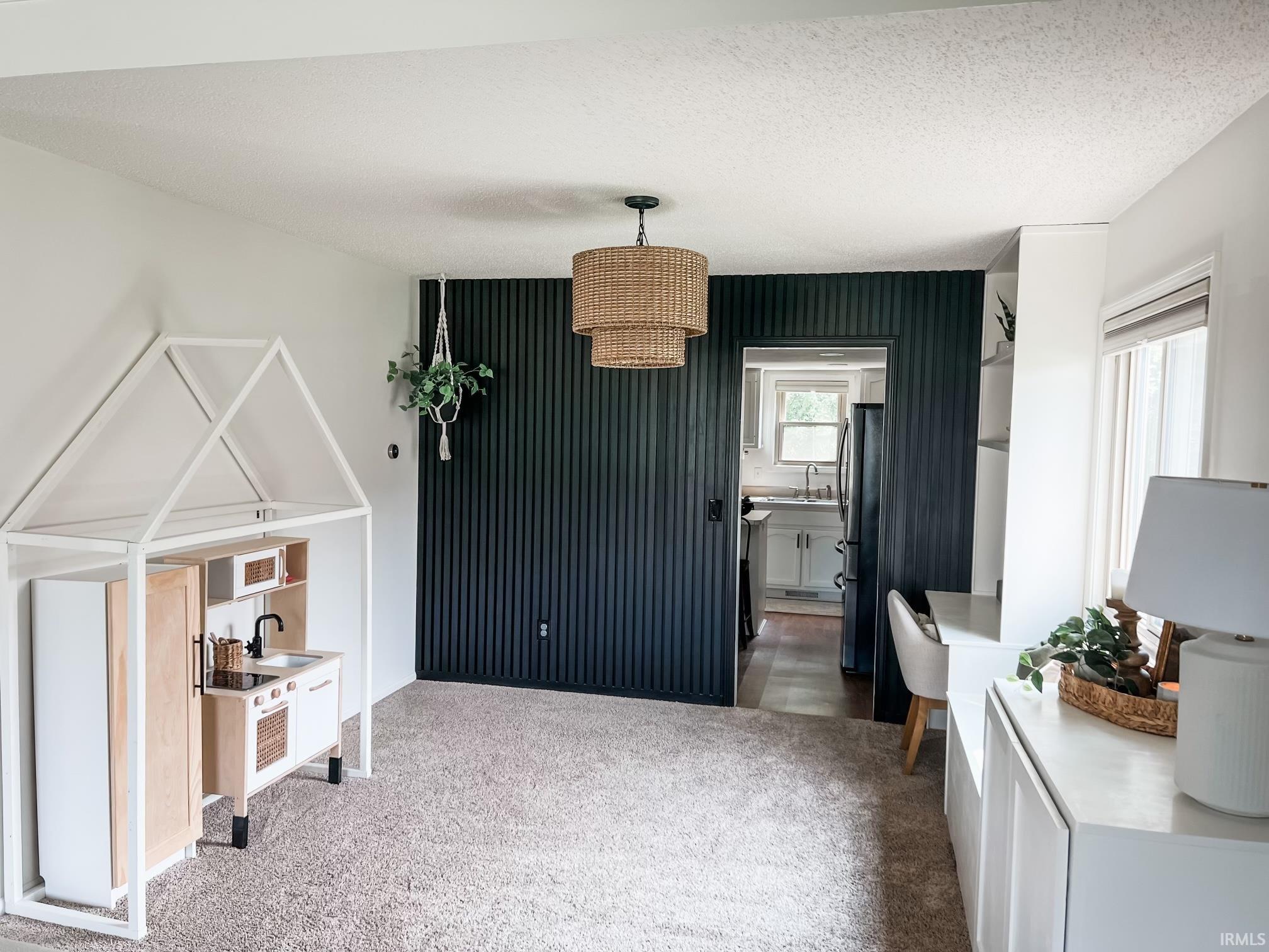 411 Glenmoor